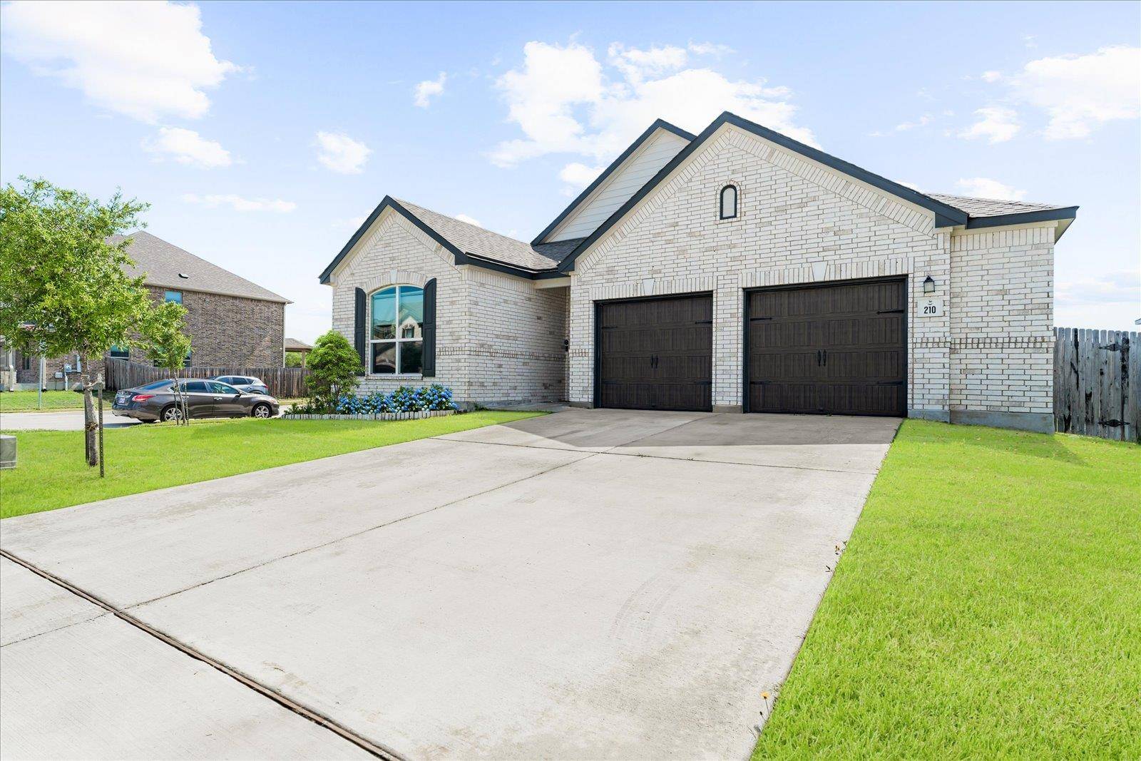 Kyle, TX 78640,210 Maroon LN