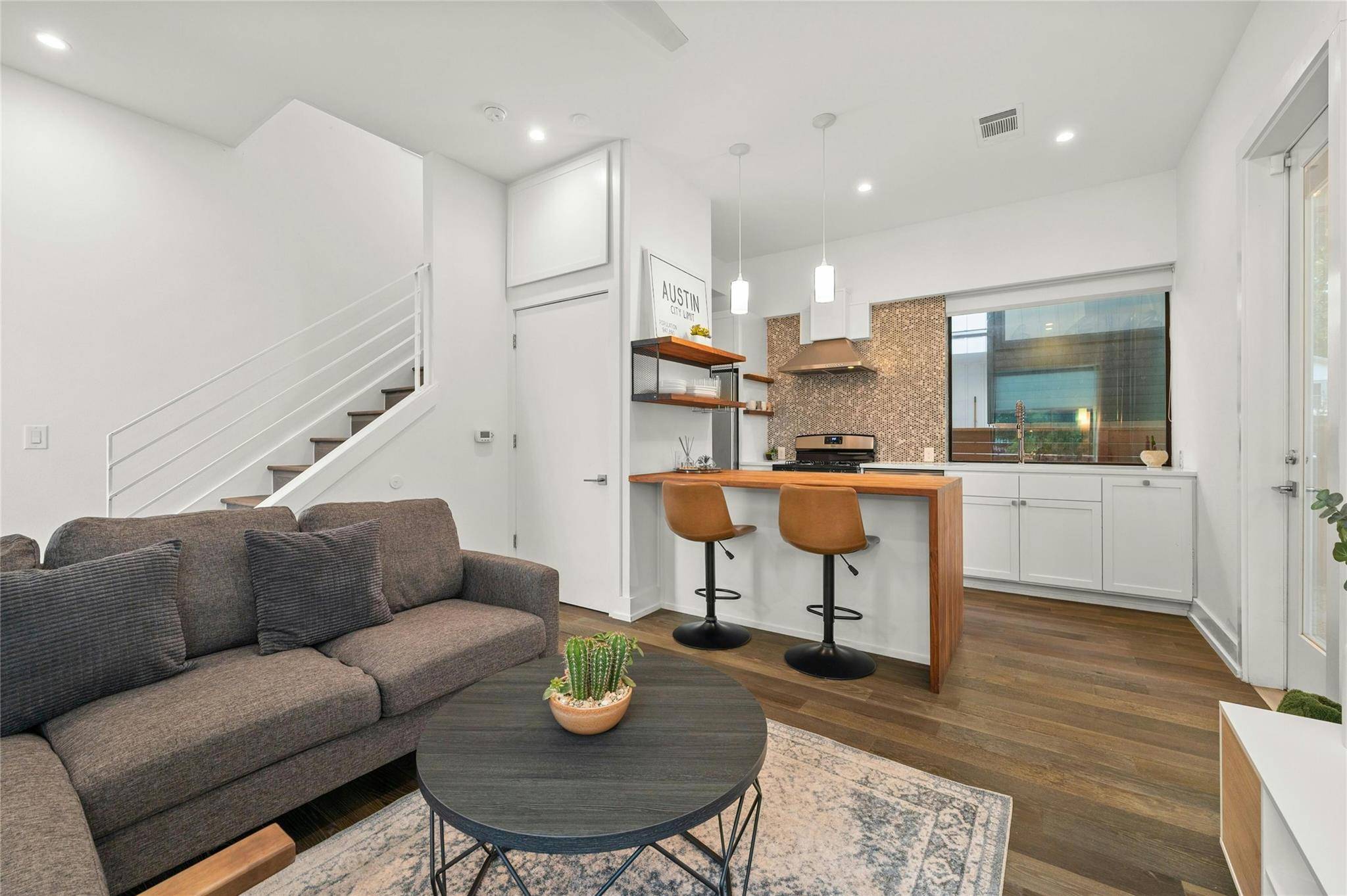 Austin, TX 78702,1210 Holly ST