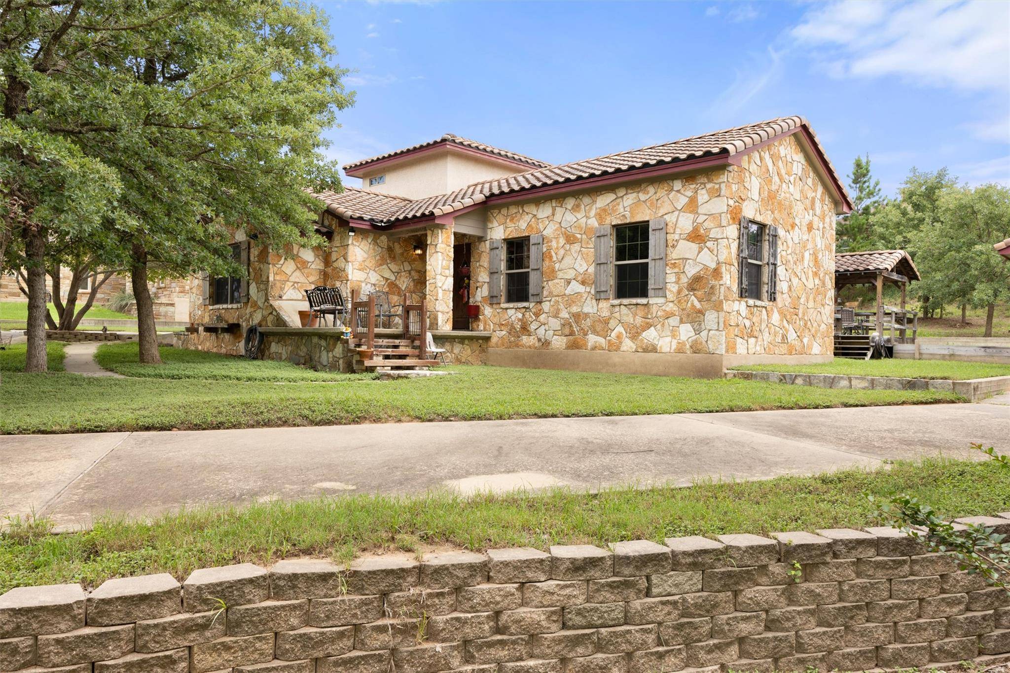 Bastrop, TX 78602,411 Kaanapali LN