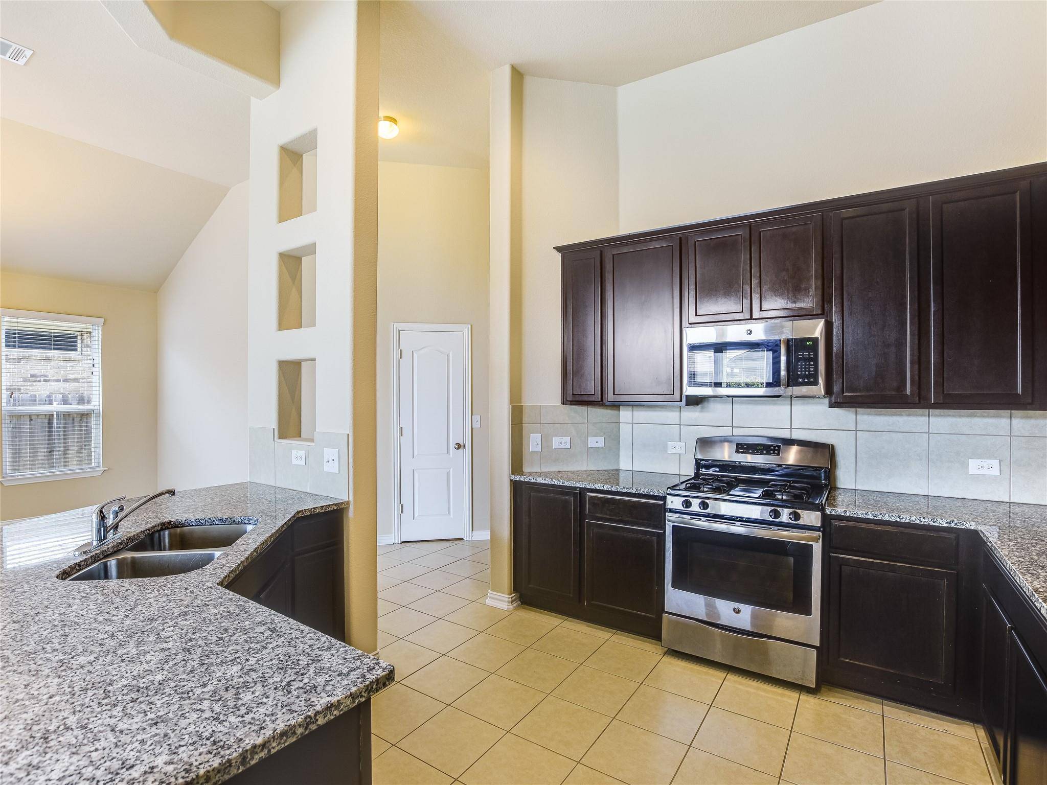 Liberty Hill, TX 78642,105 Salt Fork DR