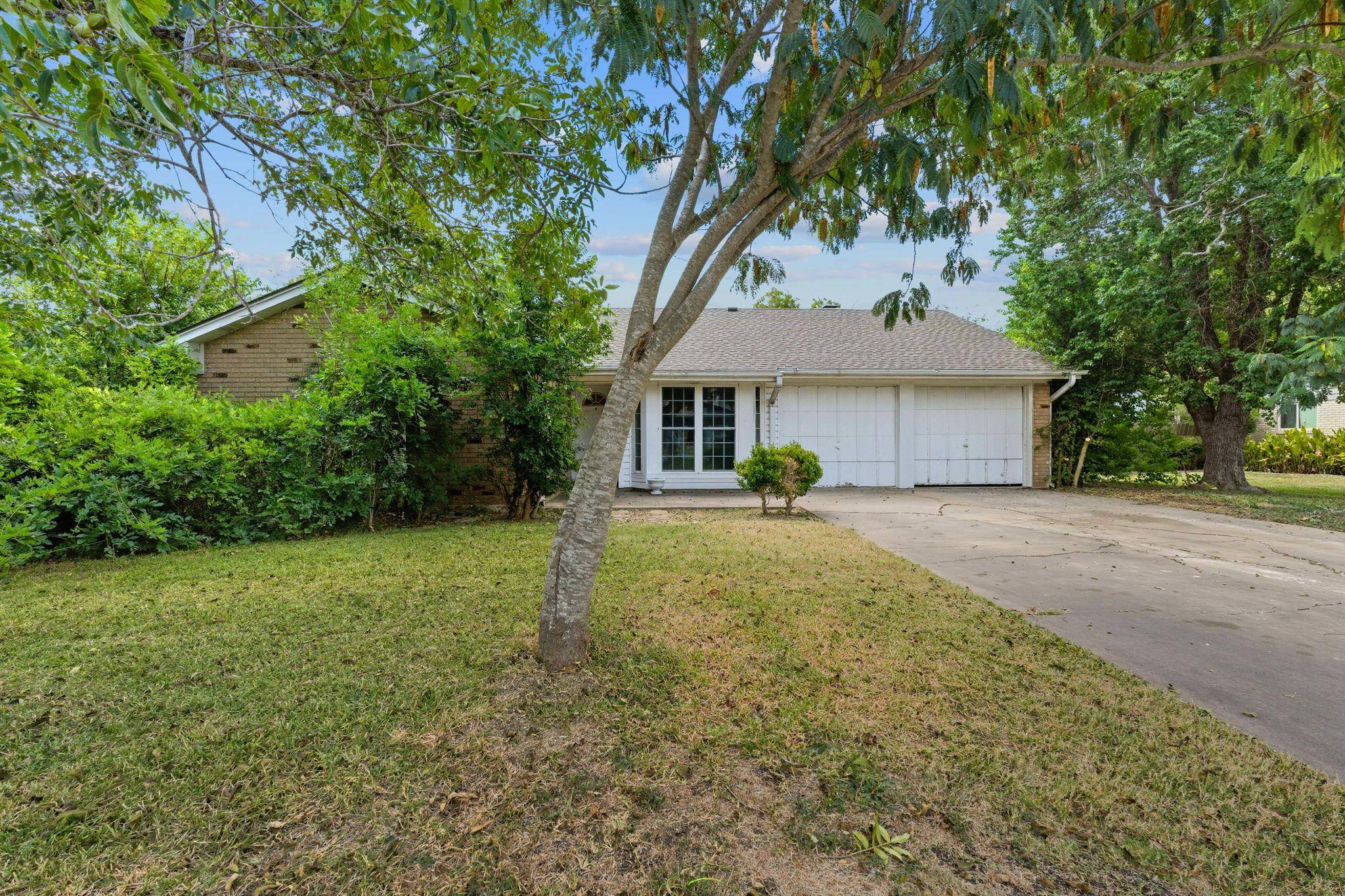Taylor, TX 76574,2405 Grace ST
