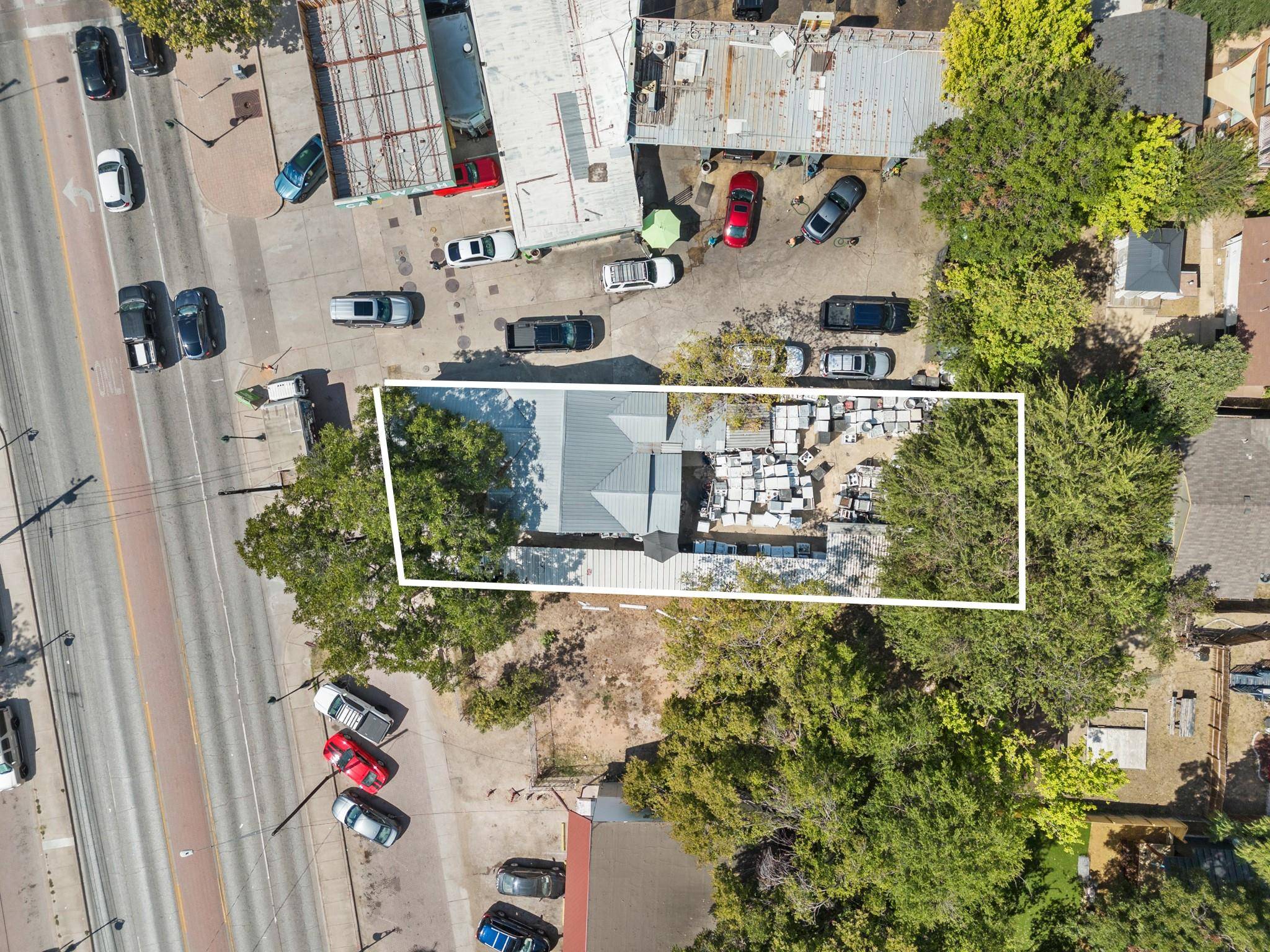 Austin, TX 78702,2506 E 7th ST E