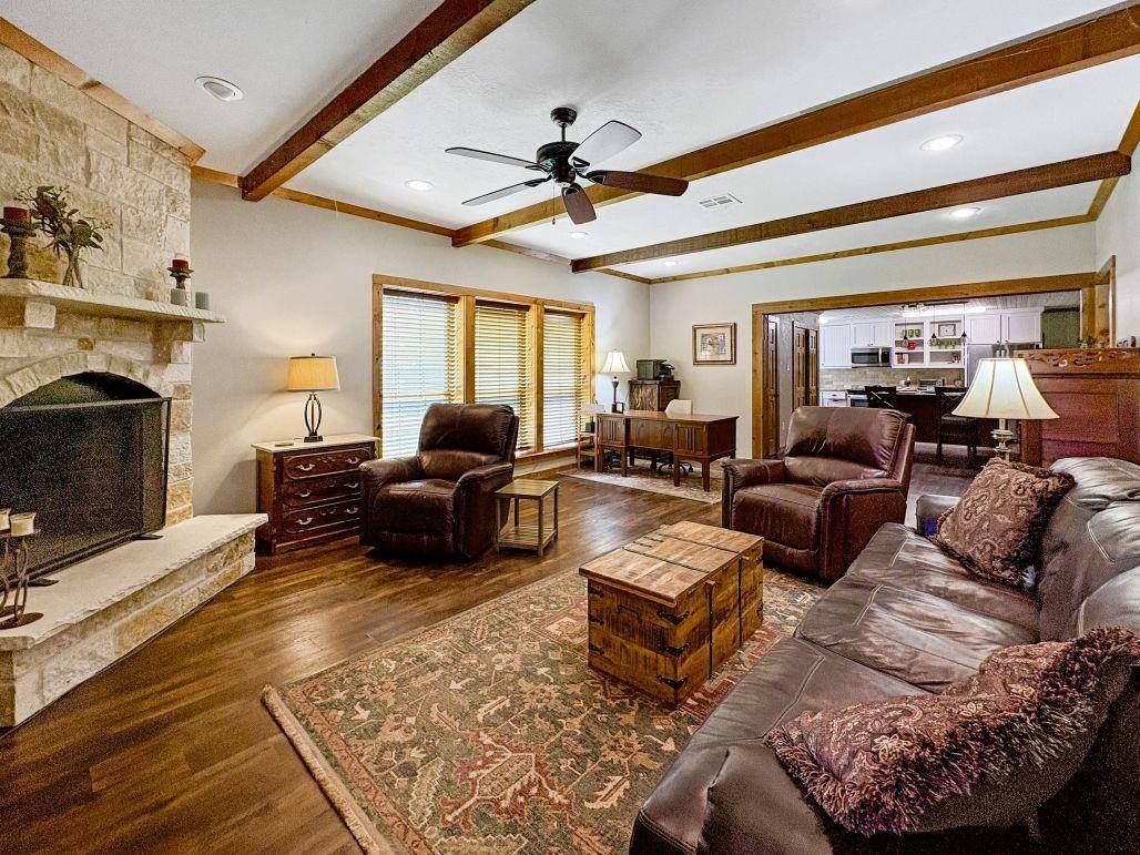 Gause, TX 77857,1786 County Road 348 LOOP