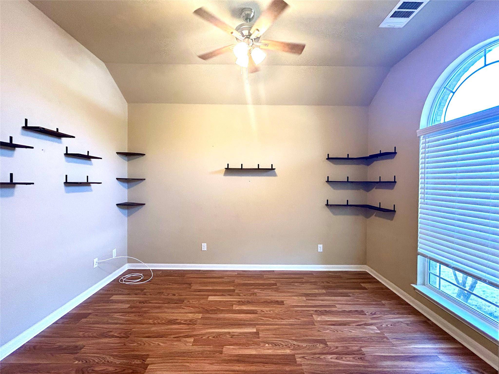 Hutto, TX 78634,302 Cockrill ST