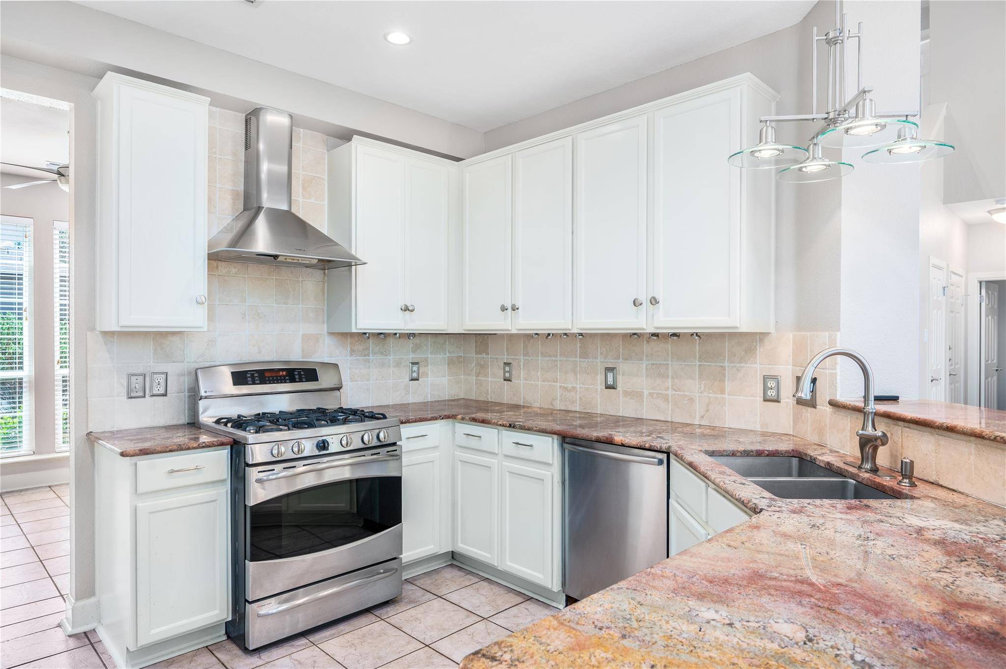Austin, TX 78749,5400 Amanda Ellis CT