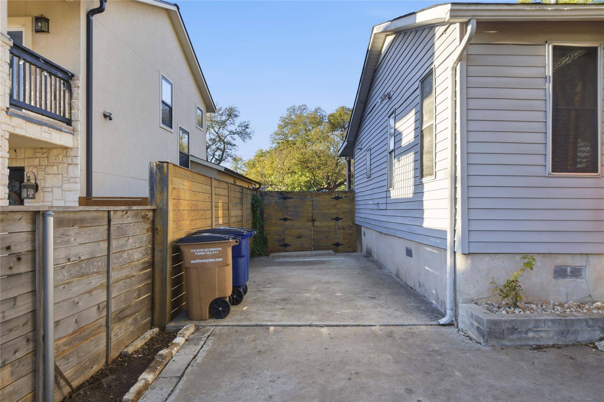 Austin, TX 78702,2308 E 10th ST