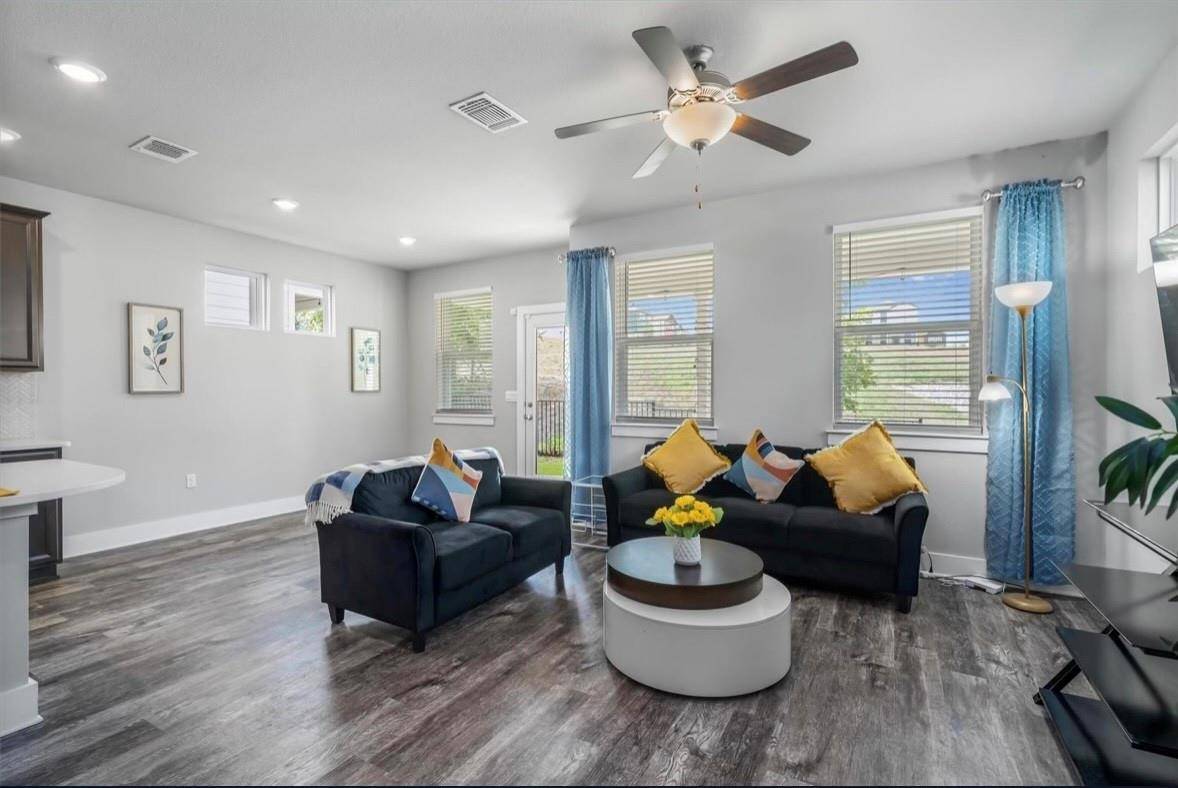 Austin, TX 78744,7604 Grand Linden WAY #18