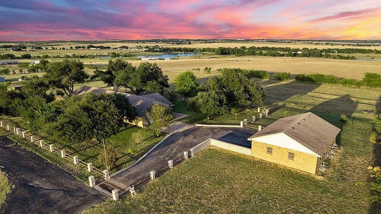 Rogers, TX 76569,3739 S Fm 2184