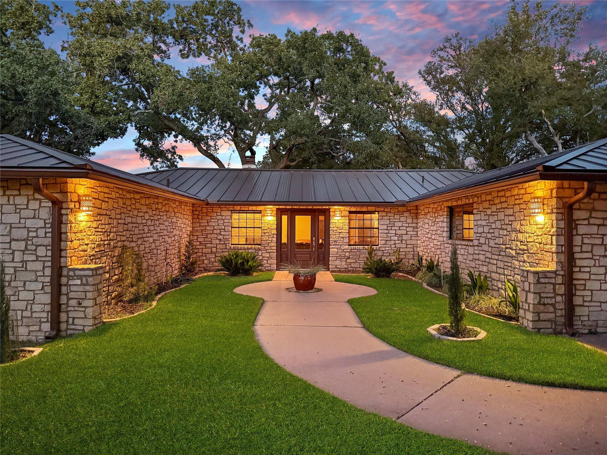 Horseshoe Bay, TX 78657,413 Silver SPUR