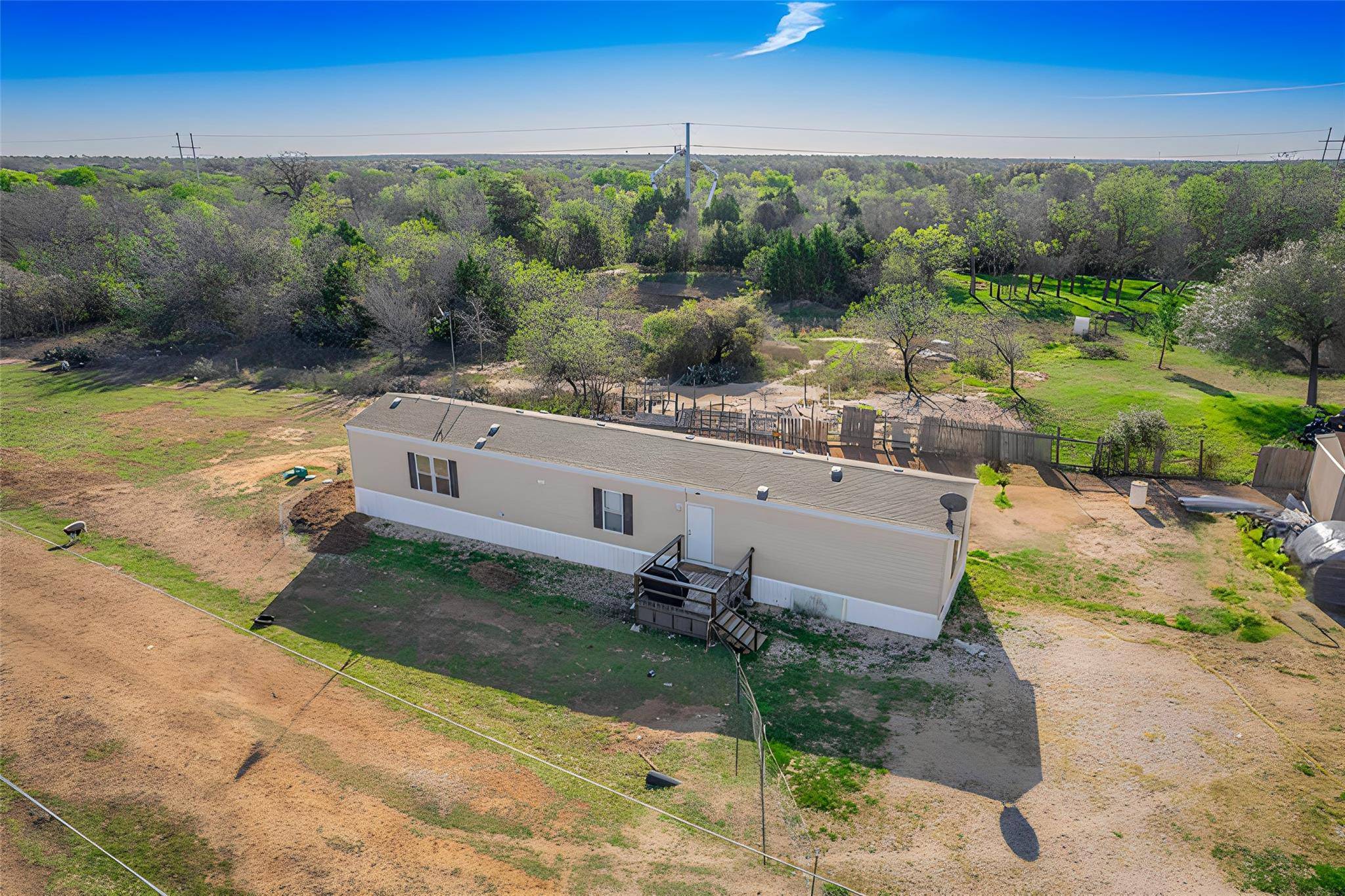 Luling, TX 78648,345 Meridian LN