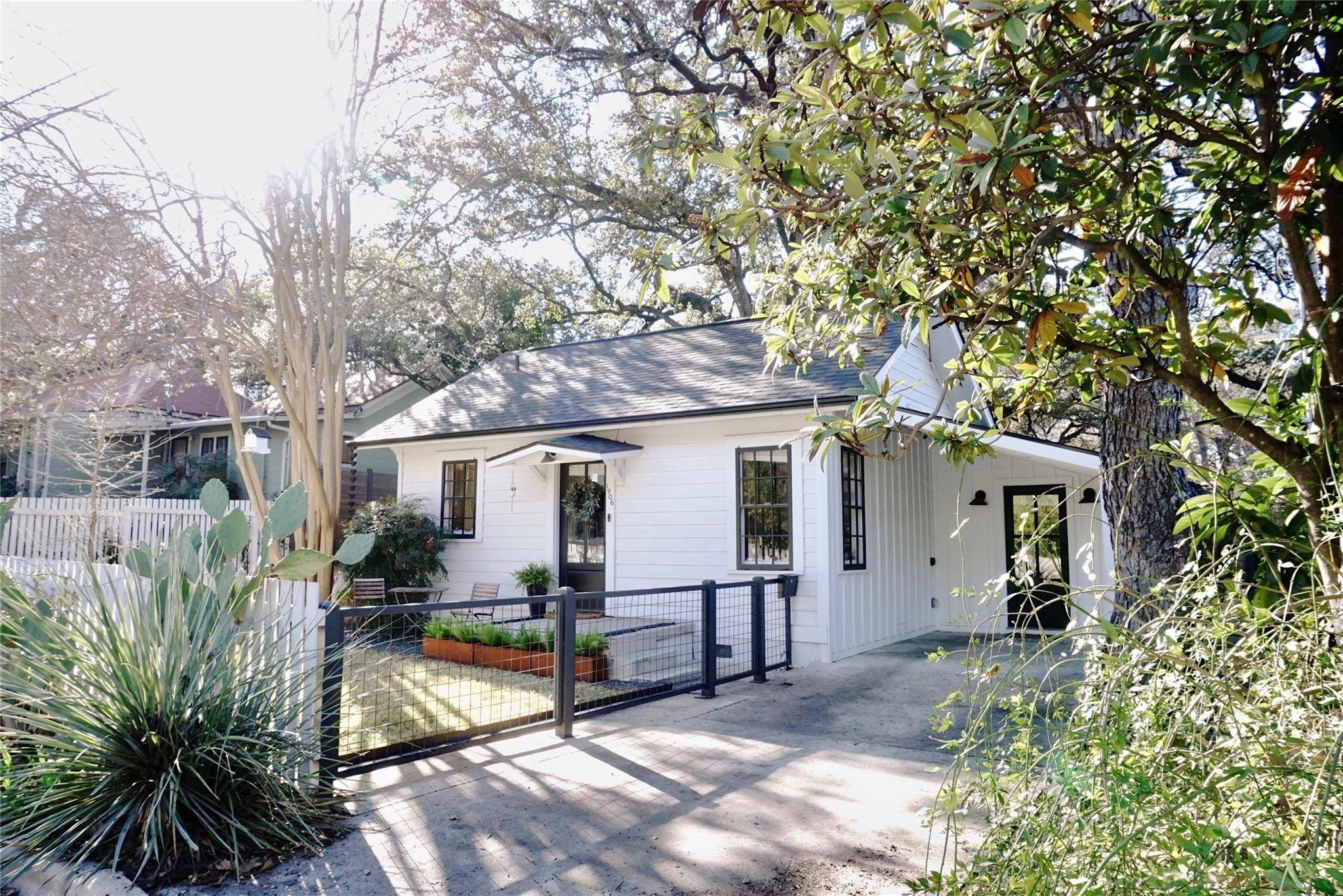 Austin, TX 78704,1906 Newton ST