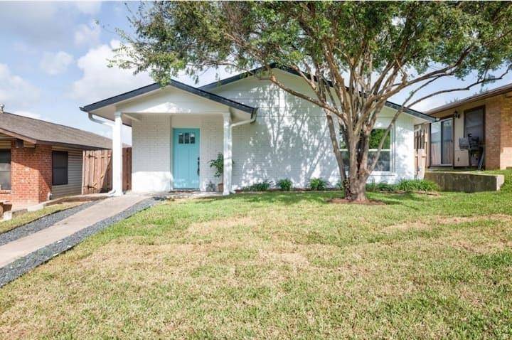 Austin, TX 78724,5700 Signal PT