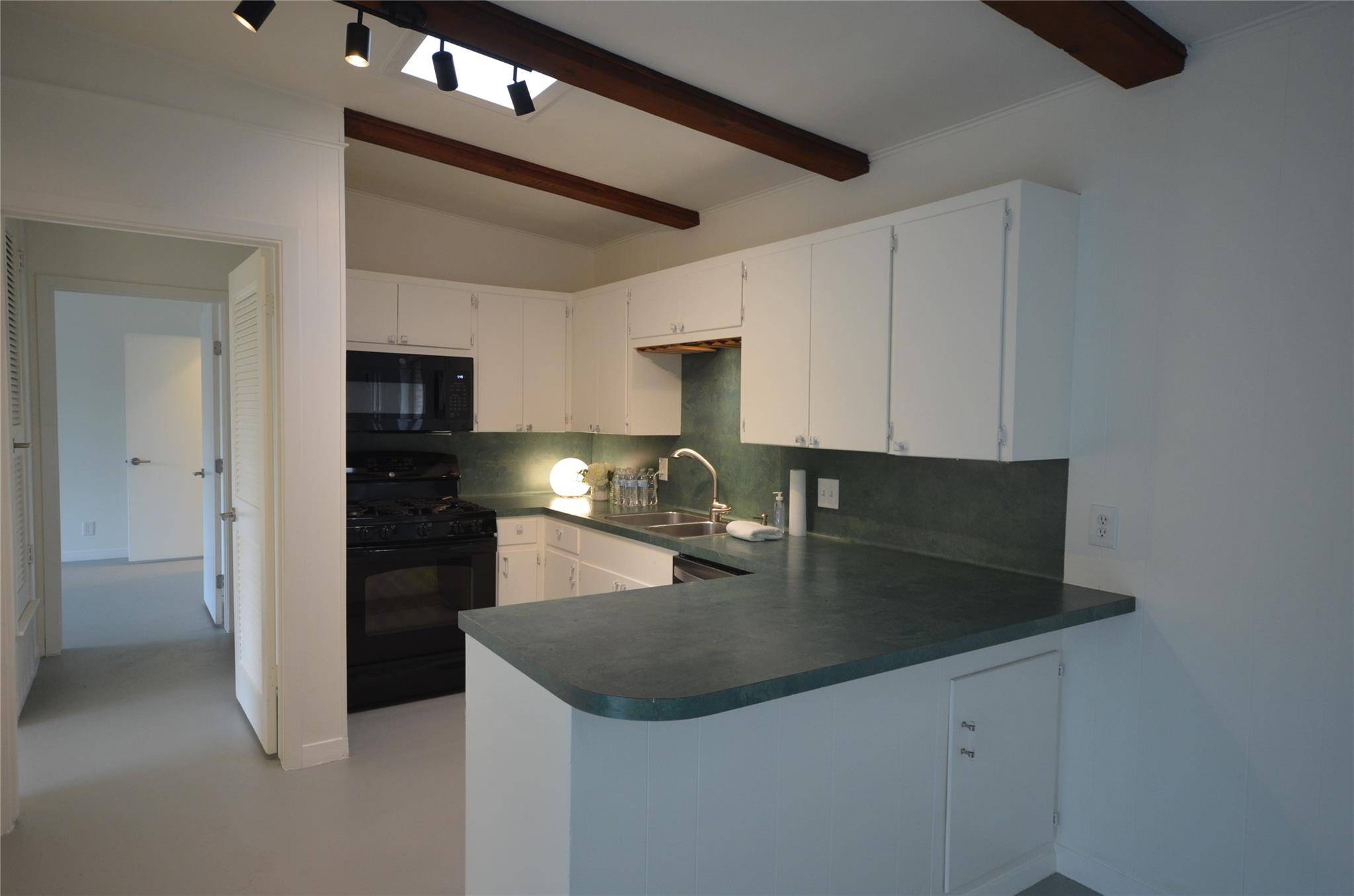 Austin, TX 78741,3500 Catalina DR