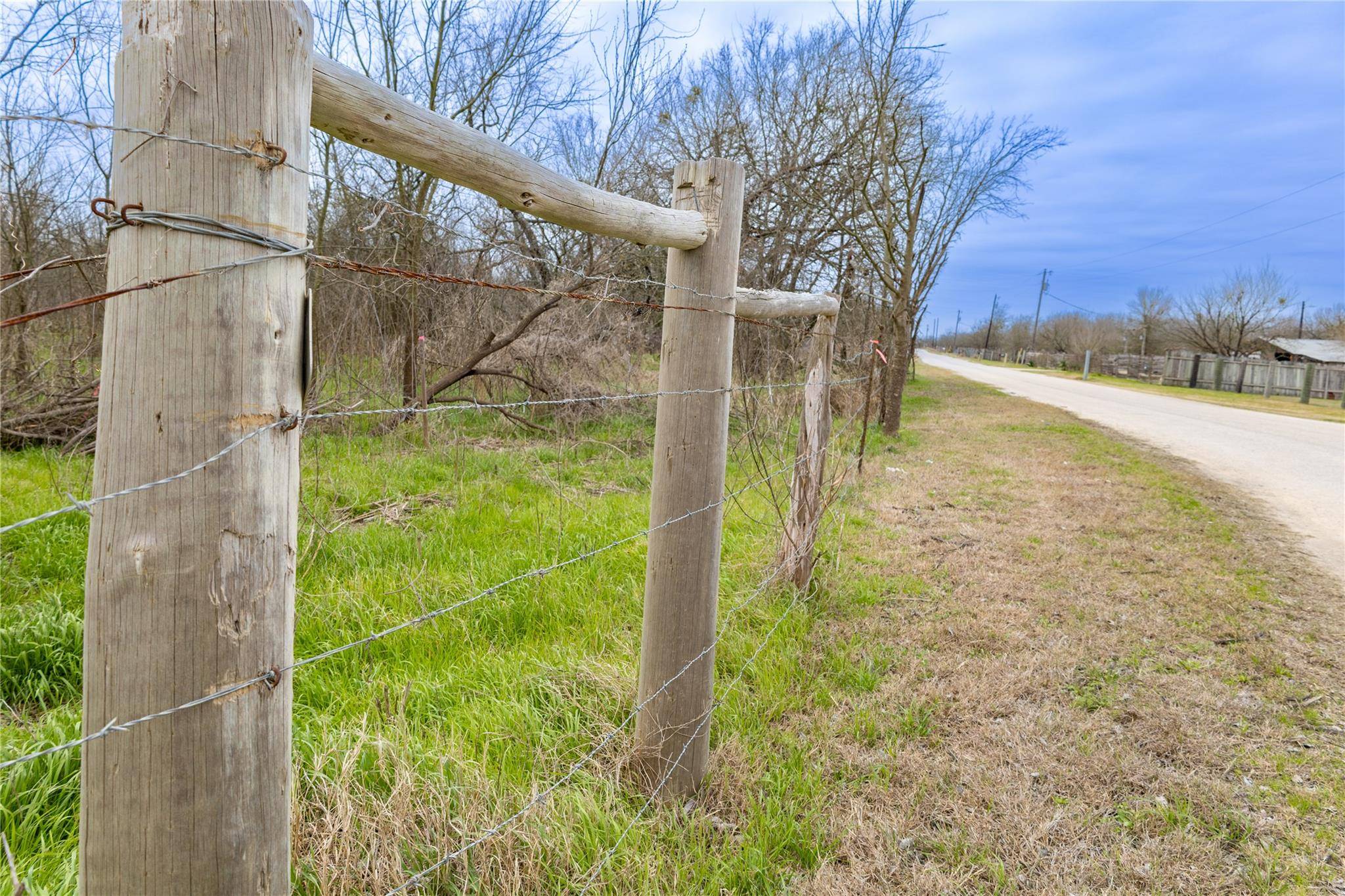 Luling, TX 78648,301 Union Hill RD