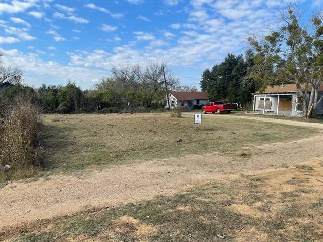 Rockdale, TX 76567,920 E Cameron (Highway 79) Ave #4