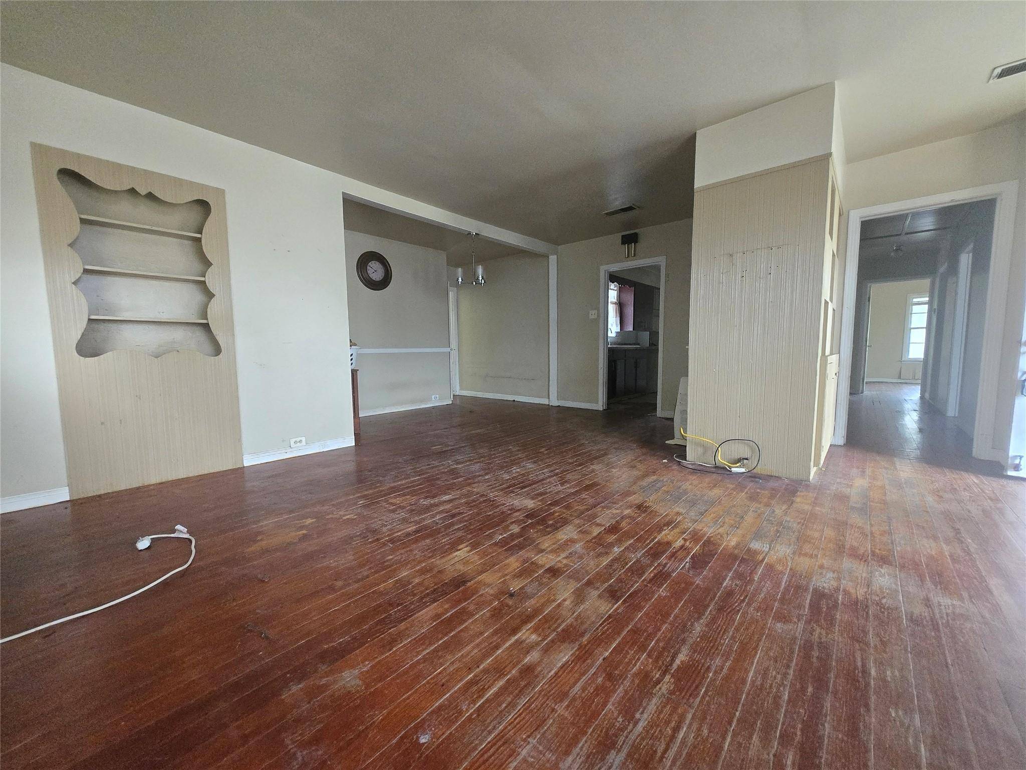La Grange, TX 78945,121 E Guadalupe ST