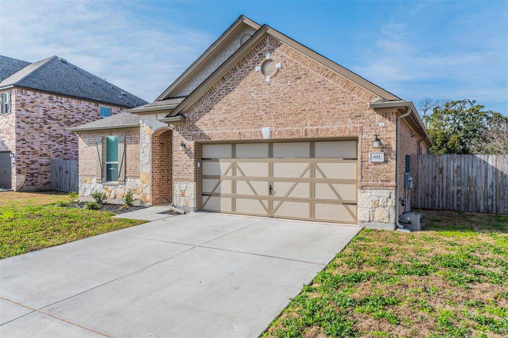 Lockhart, TX 78644,611 Dandelion ST