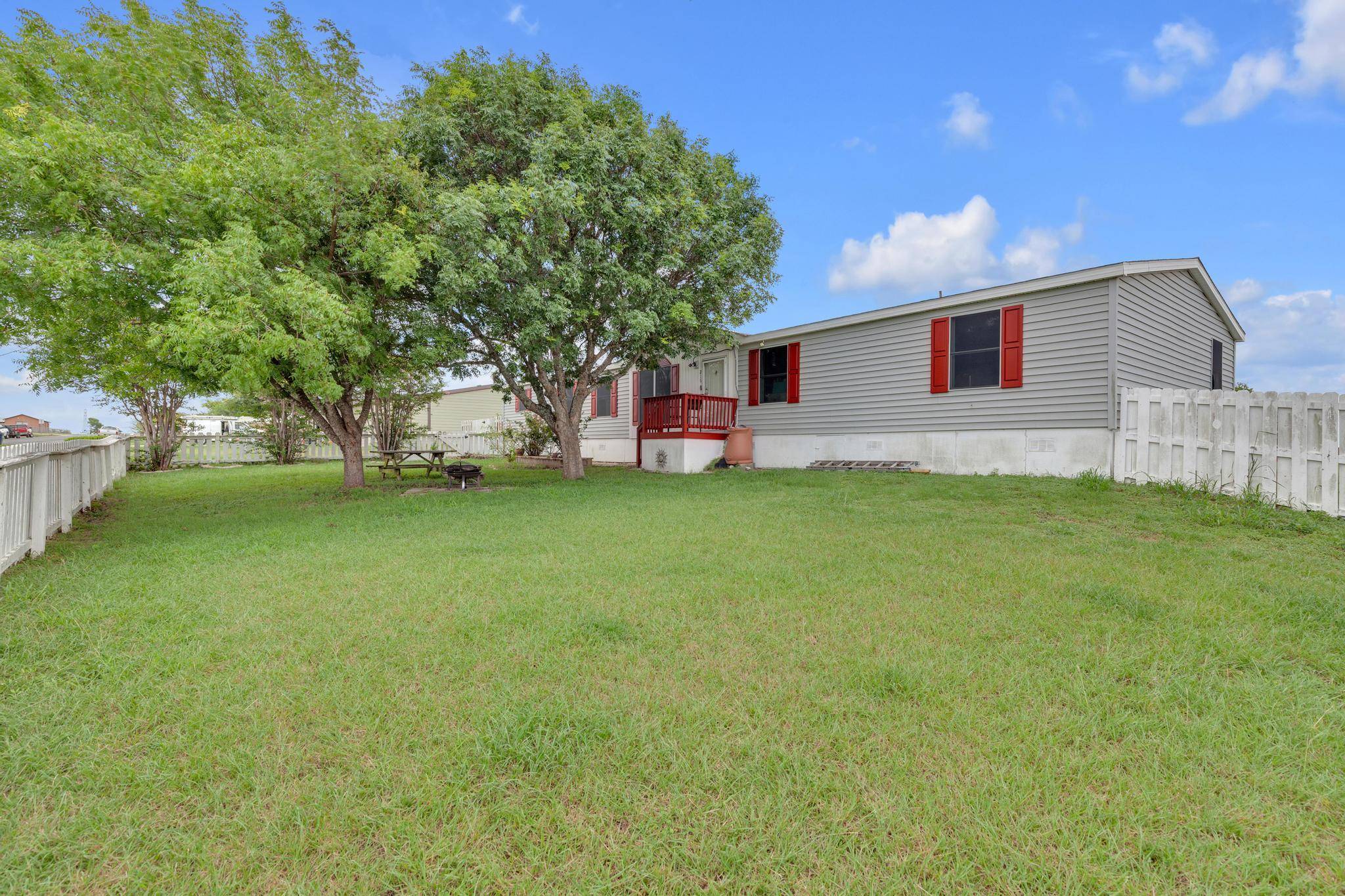 Hutto, TX 78634,216 Rain Creek DR