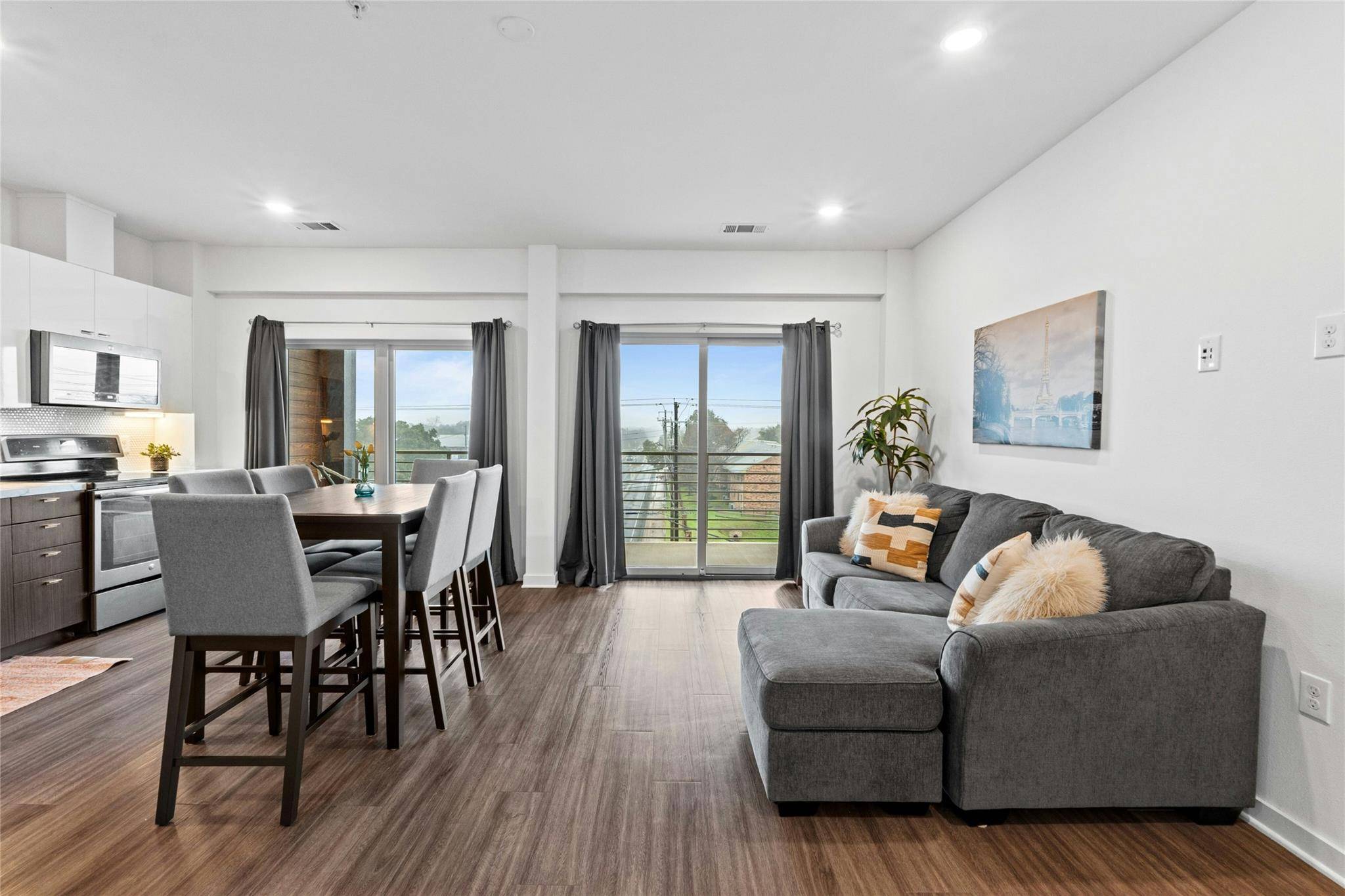 Austin, TX 78745,4361 S Congress Ave #402