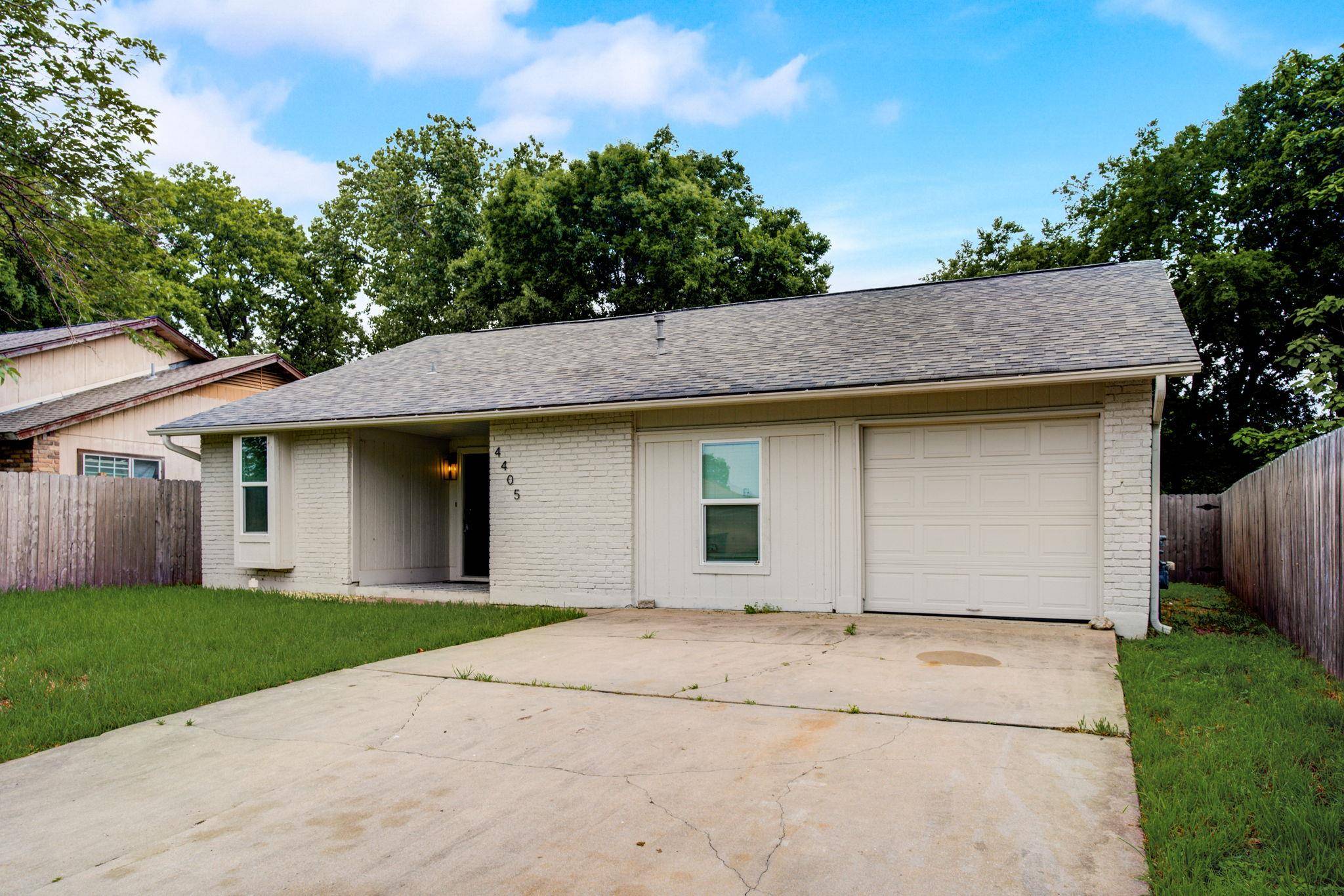 Austin, TX 78744,4405 Button Bend CIR