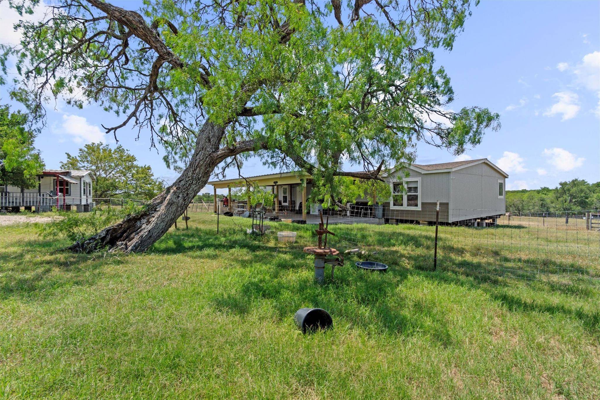 Lockhart, TX 78644,480 Grandpa RD