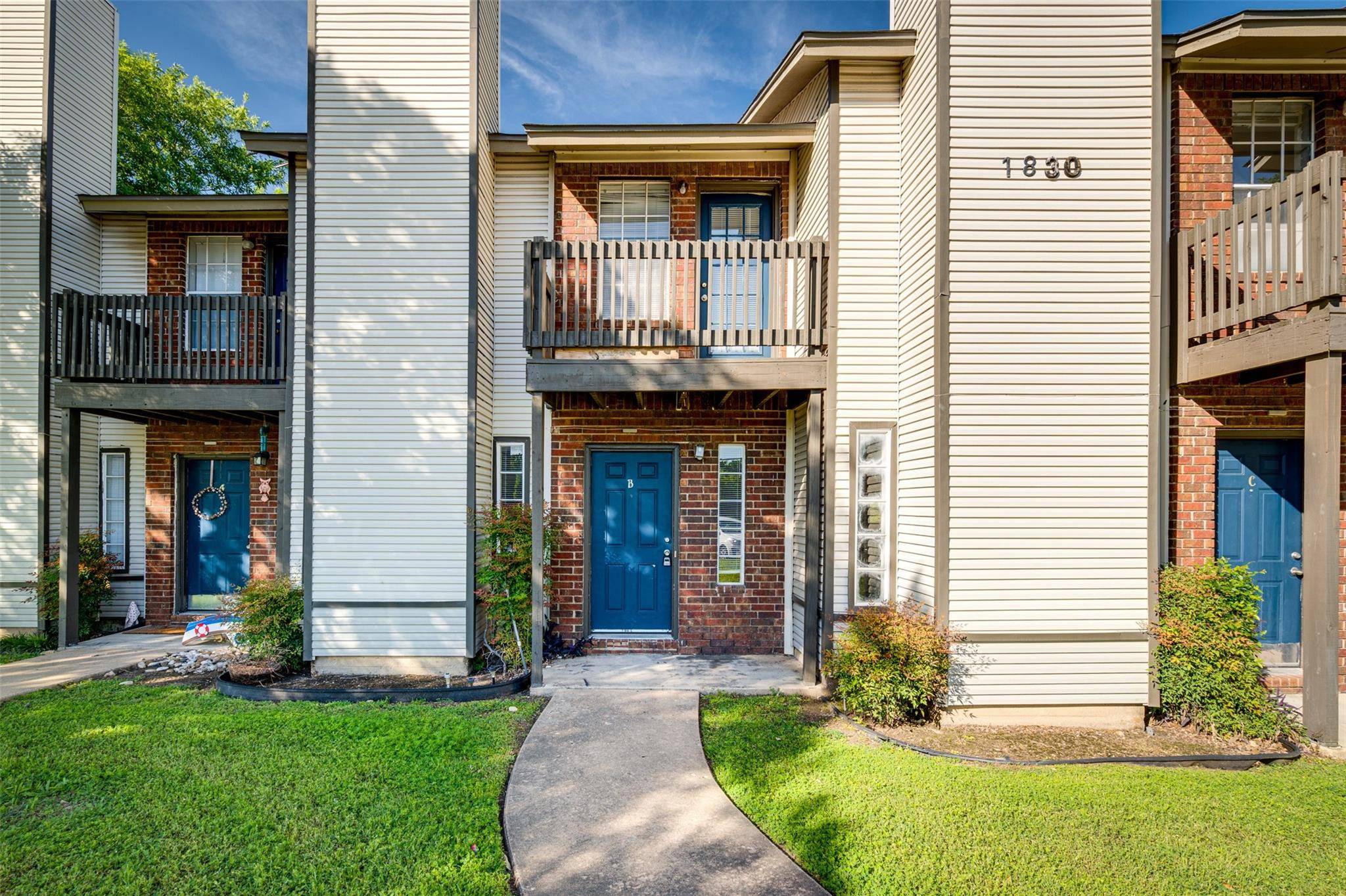 Austin, TX 78741,1830 River Crossing CIR #B