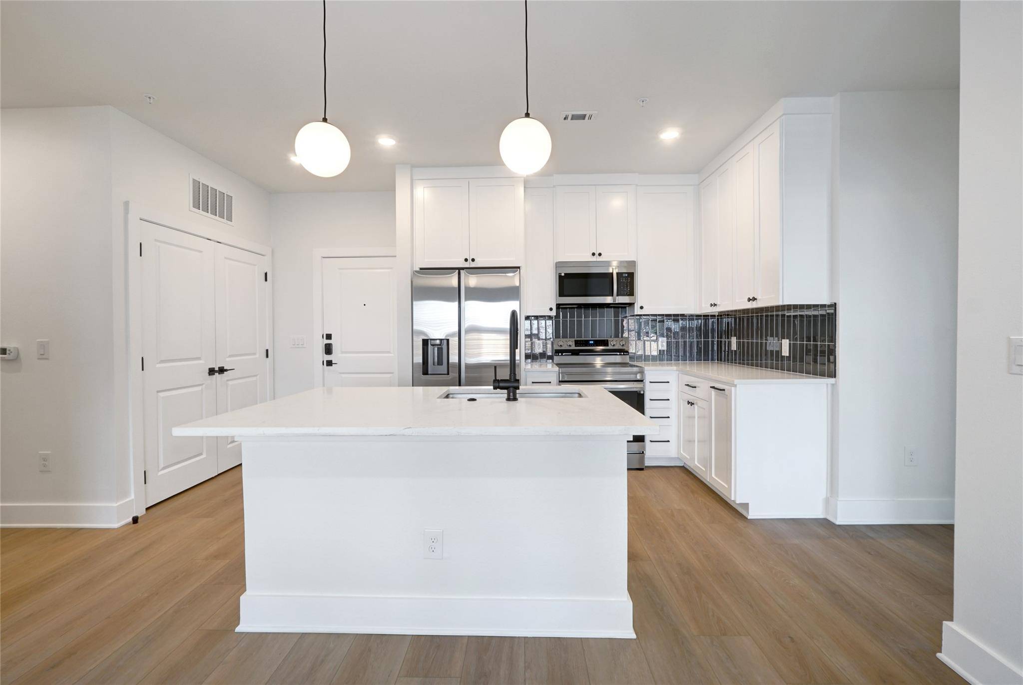 Austin, TX 78705,3000 E Duval ST #102