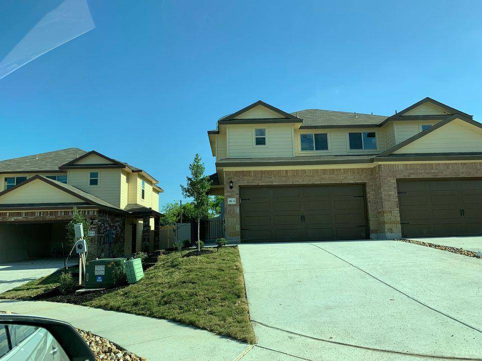 Buda, TX 78610,216 Samuel DR #B
