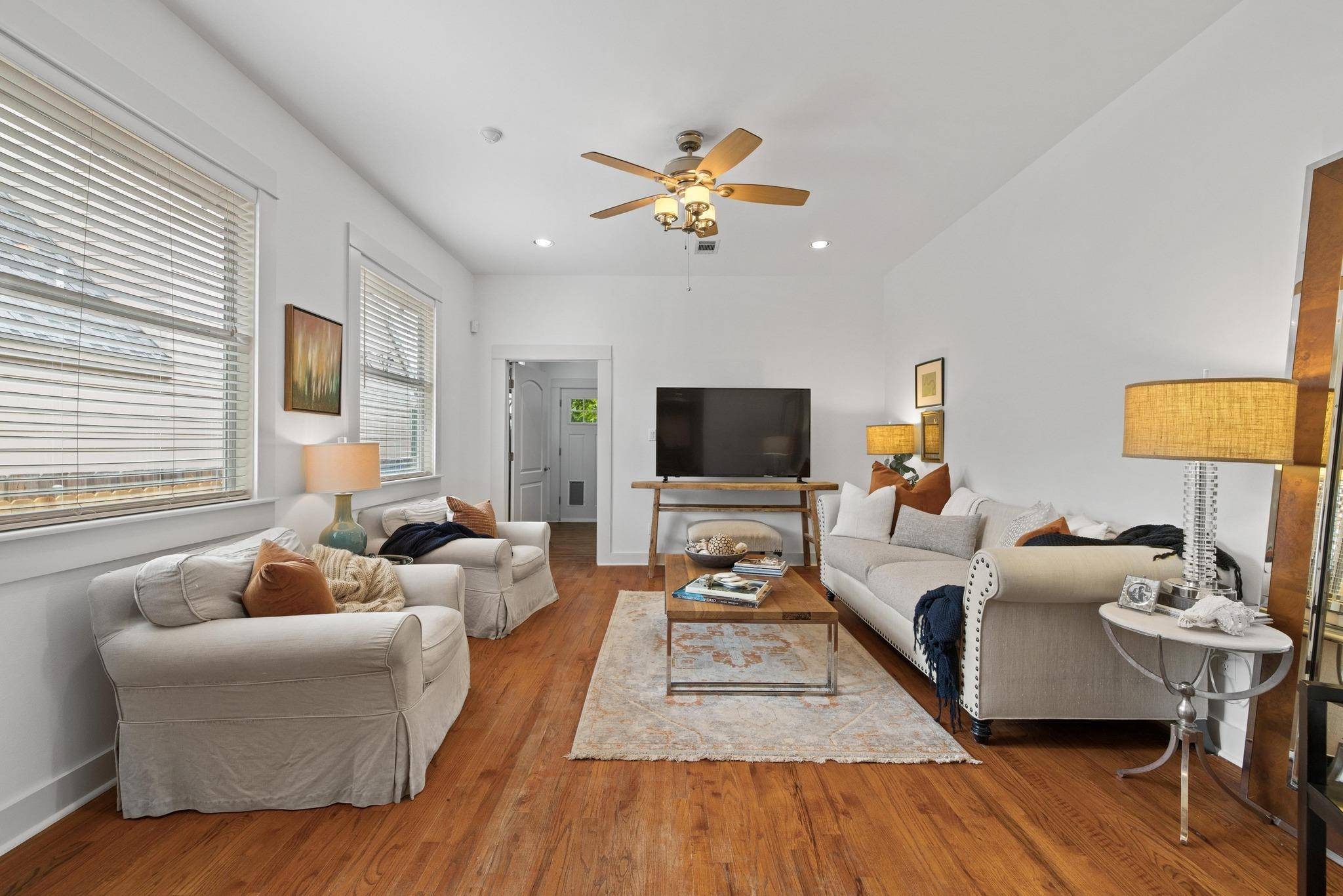 Austin, TX 78702,1304 E 2nd ST