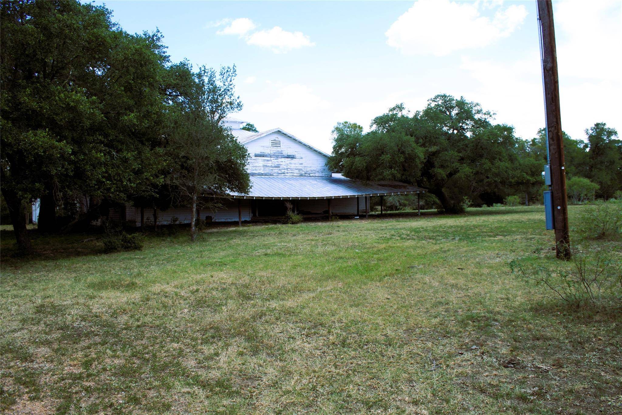 Cistern, TX 78941,9451 Rosanky RD