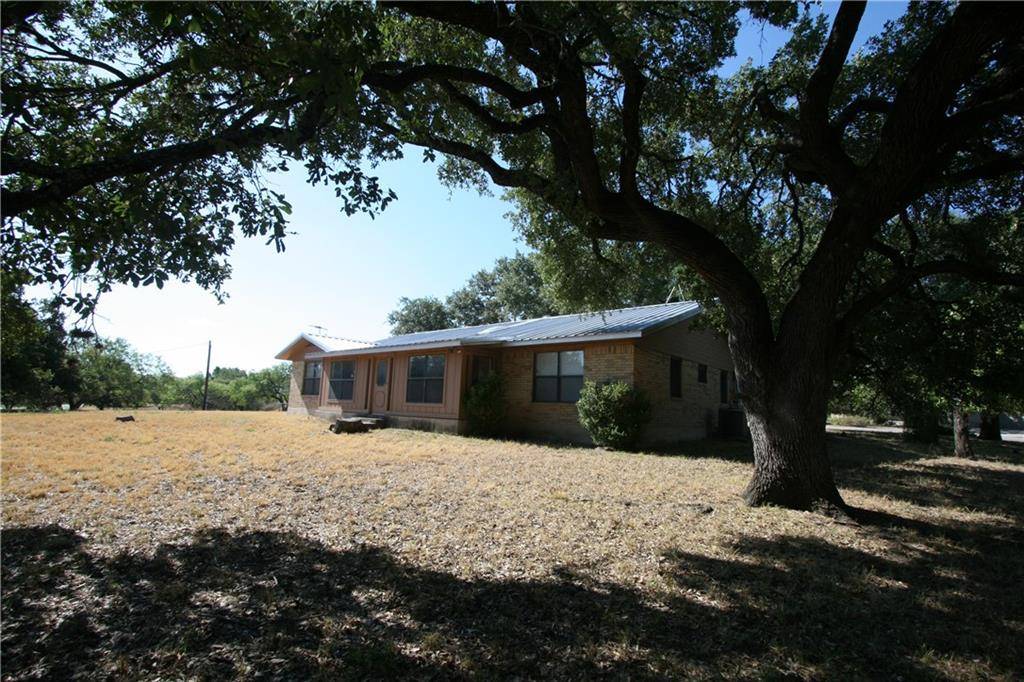 Sunrise Beach, TX 78643,220 Oakleaf DR