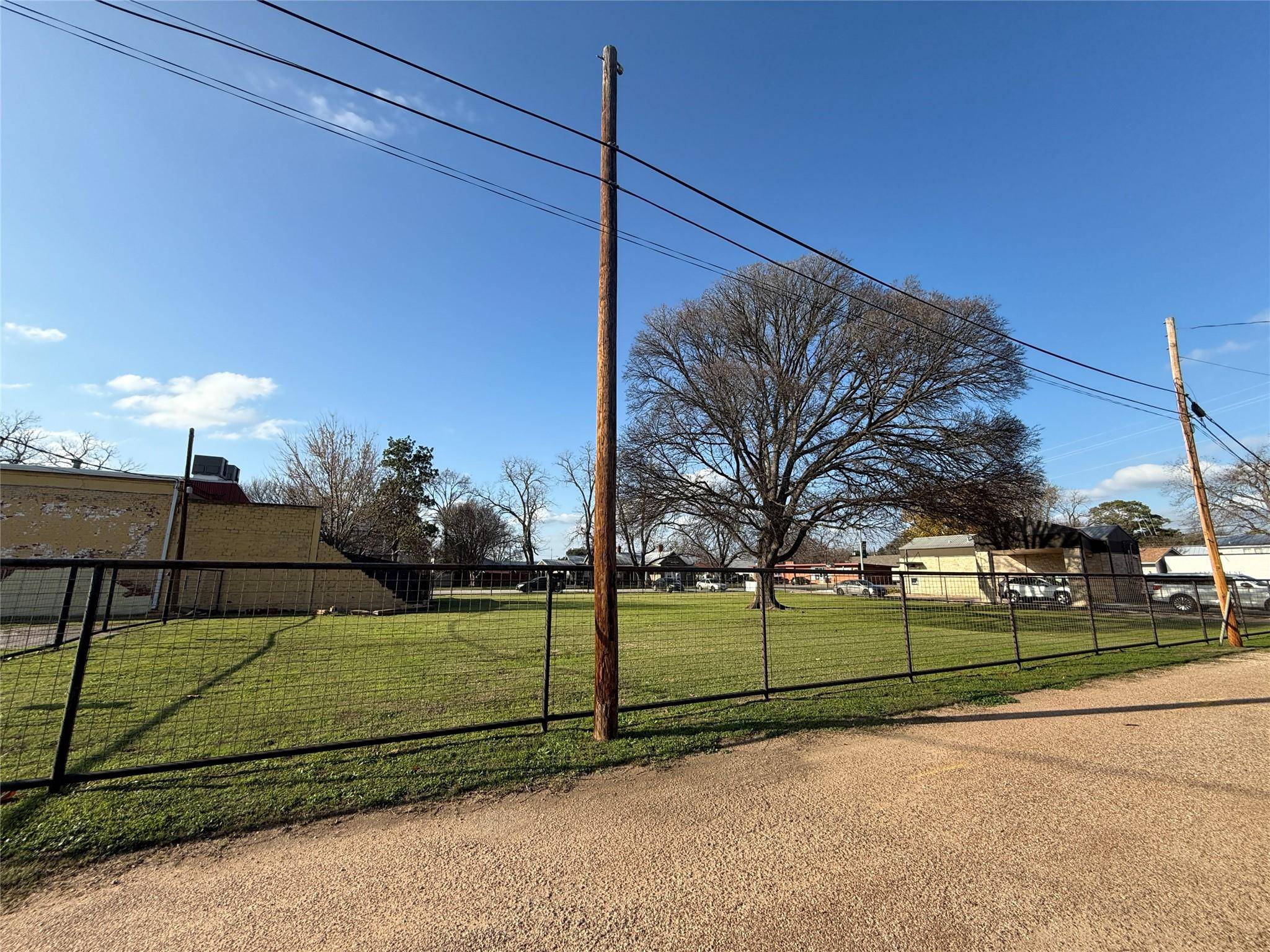 Smithville, TX 78957,208 Ramona ST