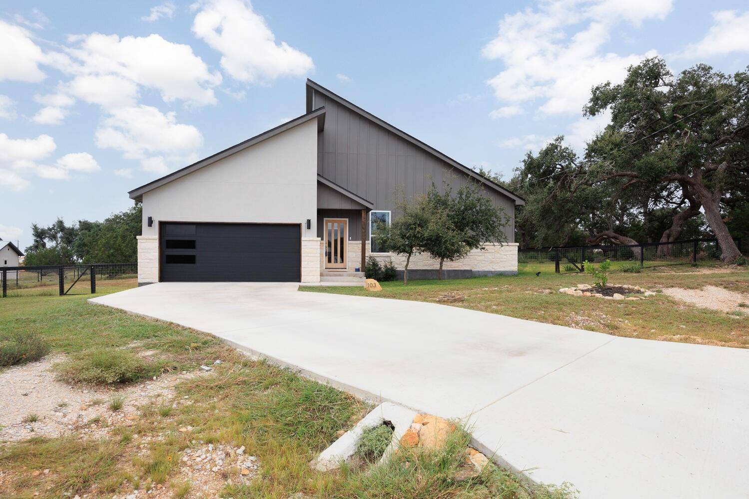 Blanco, TX 78606,103 Hans Bell DR