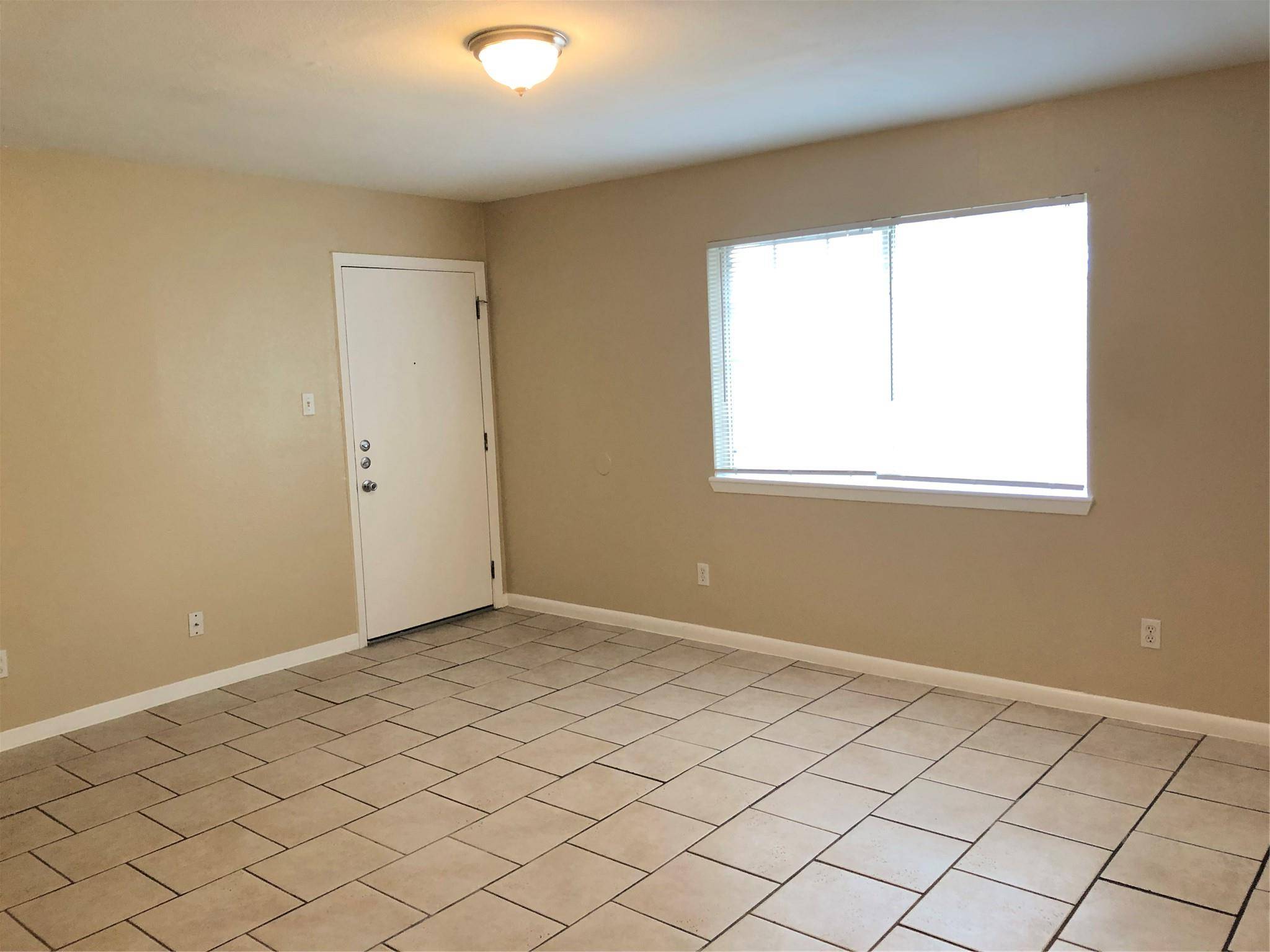 Austin, TX 78752,7300 Twin Crest DR #202