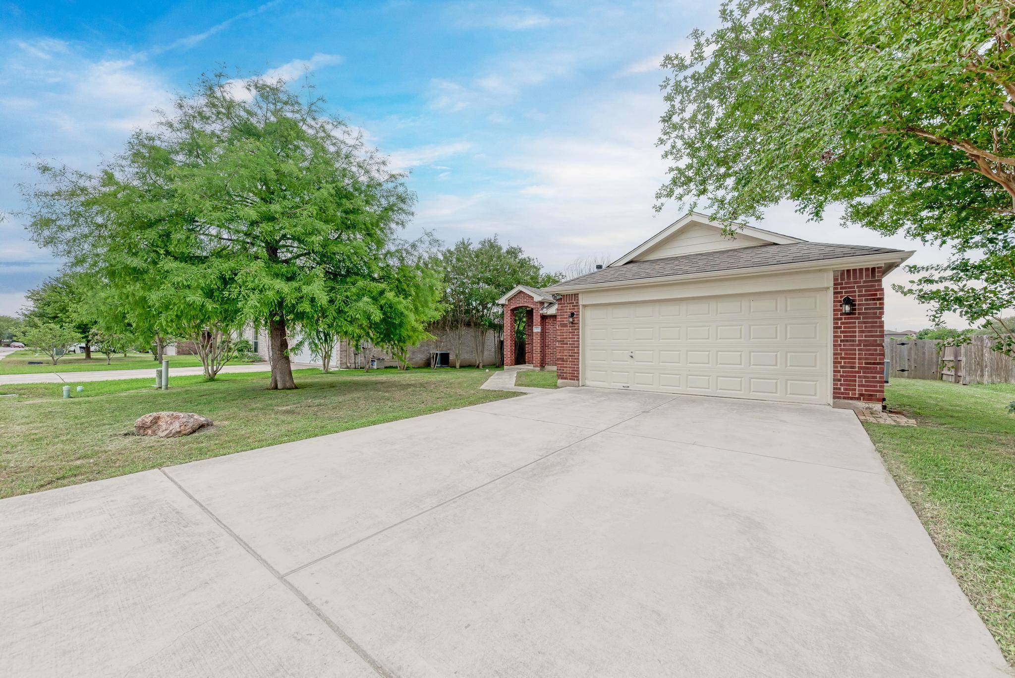 Lockhart, TX 78644,1506 Colton LN