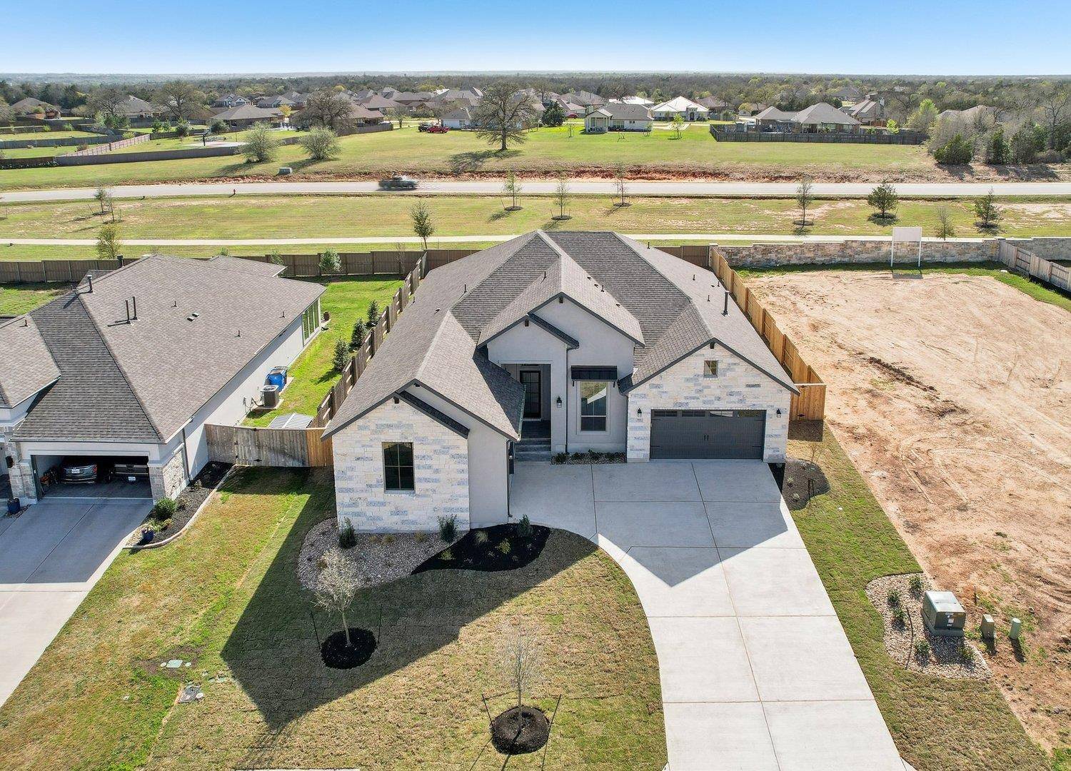 Bastrop, TX 78602,166 Kellogg LN