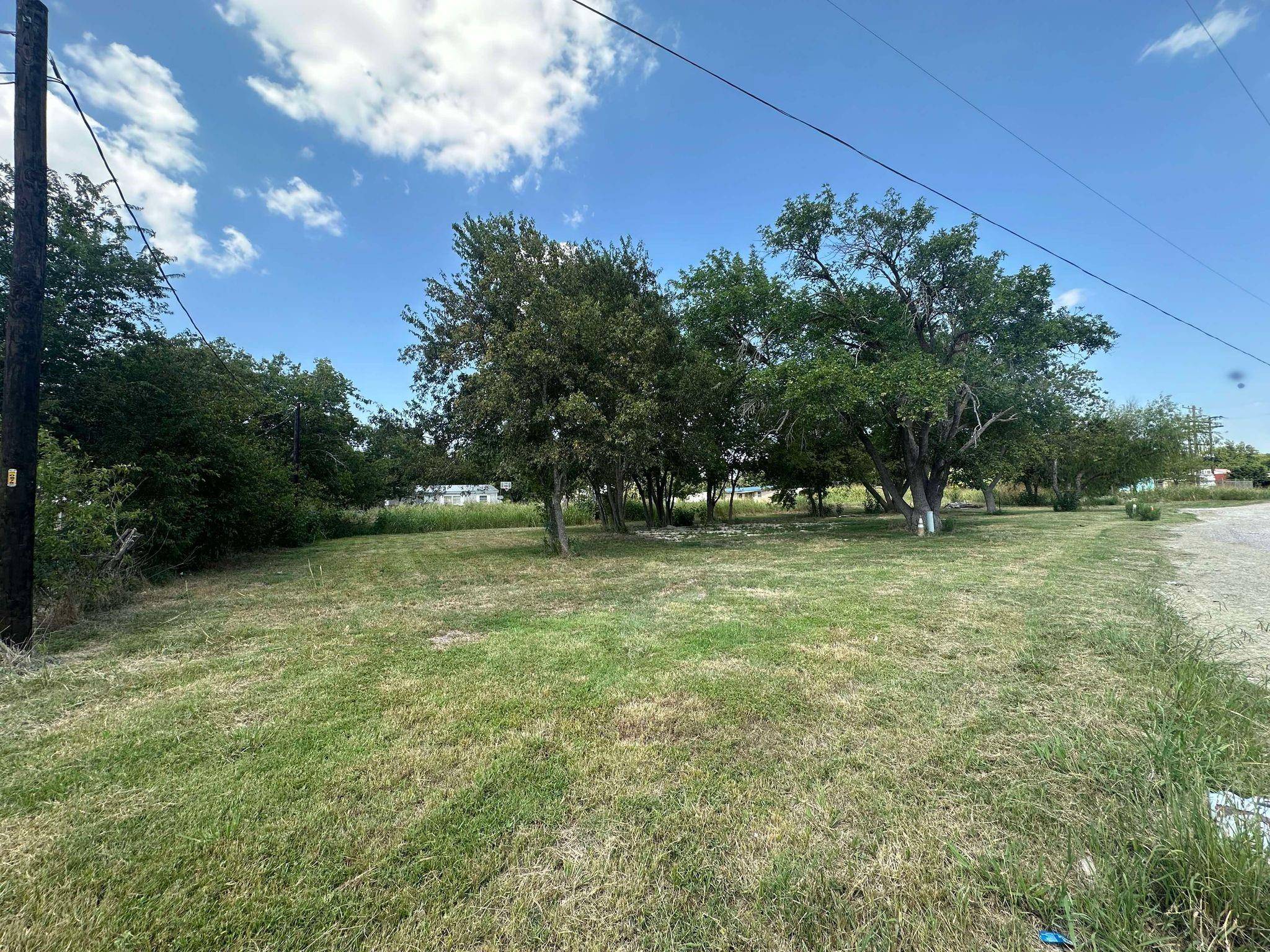 Bartlett, TX 76511,1/2 W Brook ST