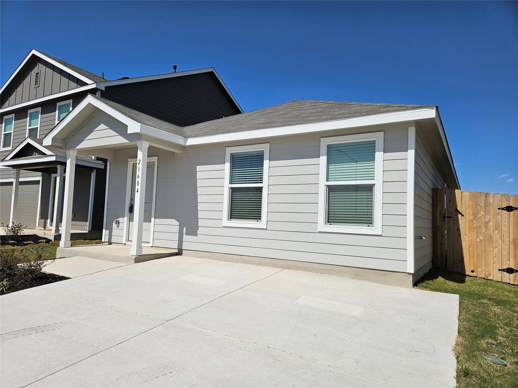 Elgin, TX 78621,23604 Tiny Moons WAY