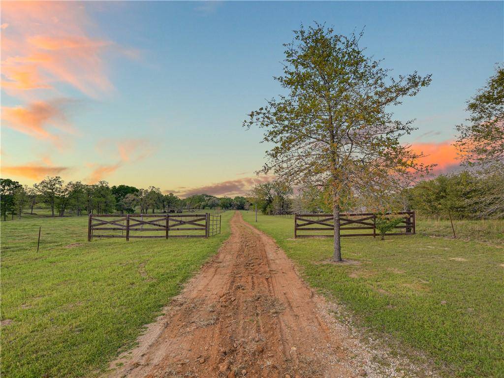 Rosanky, TX 78953,283 Cistern RD