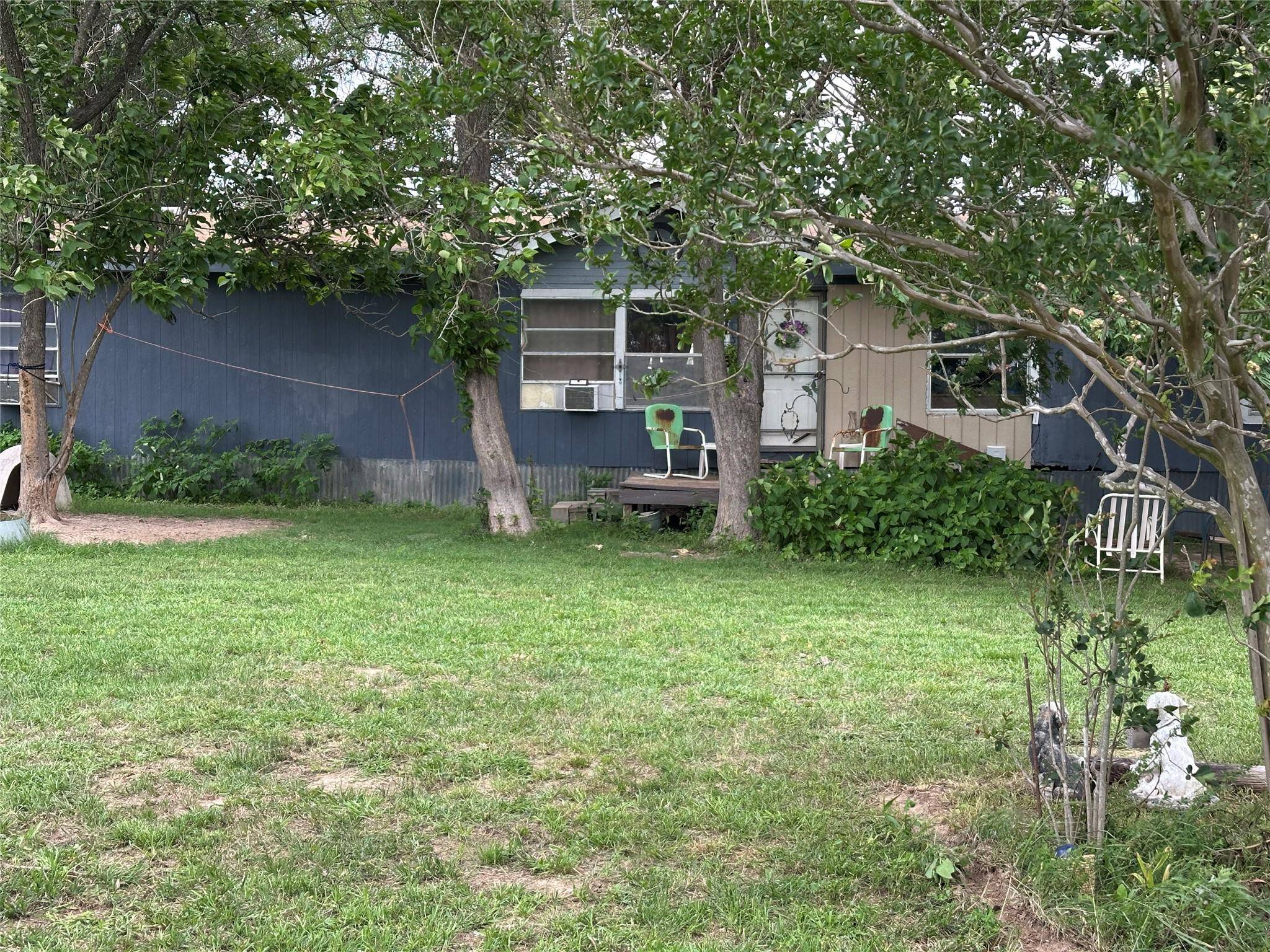 Lexington, TX 78947,1115 County Road 405 RD
