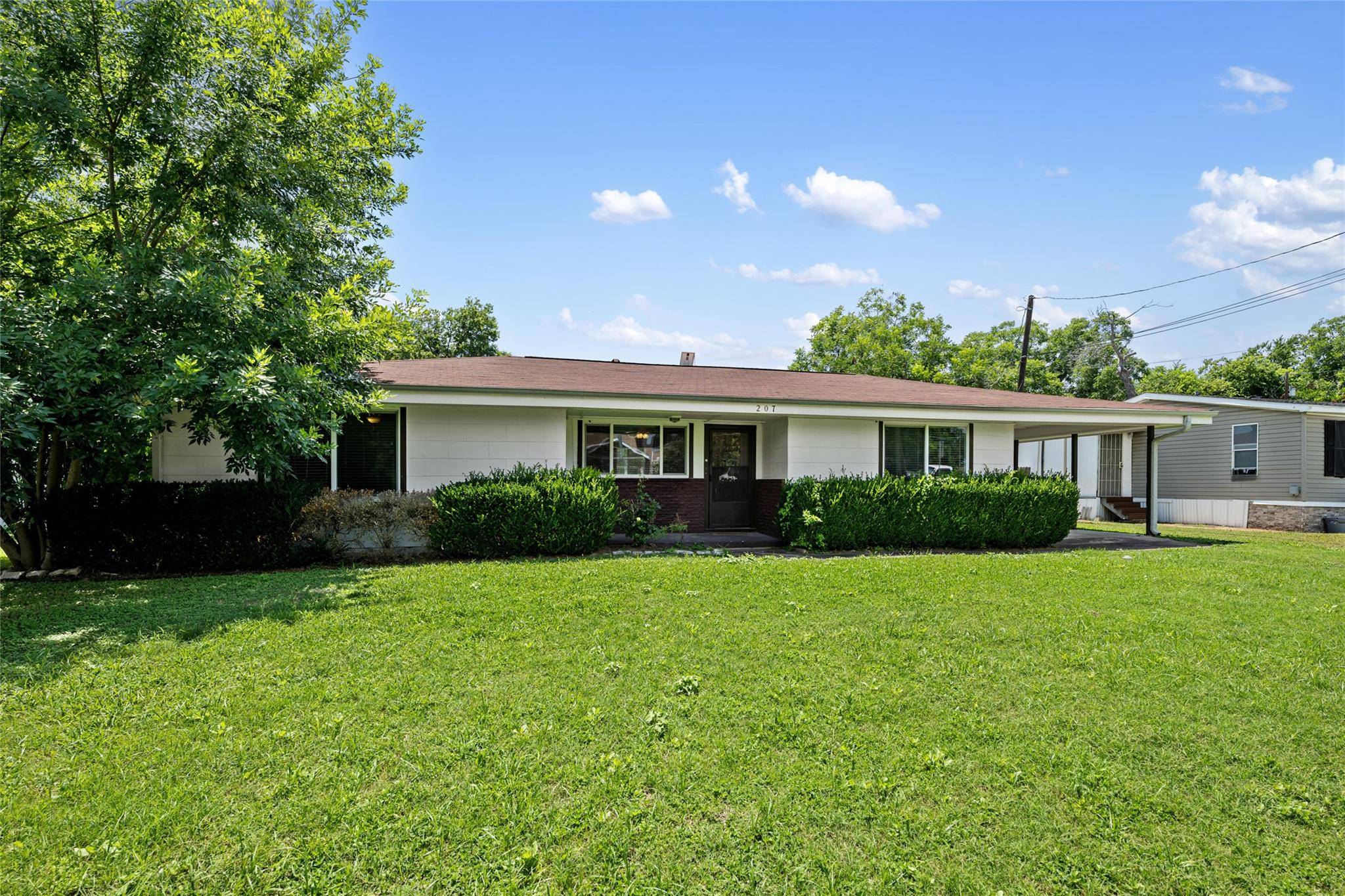 Thorndale, TX 76577,207 N Main ST