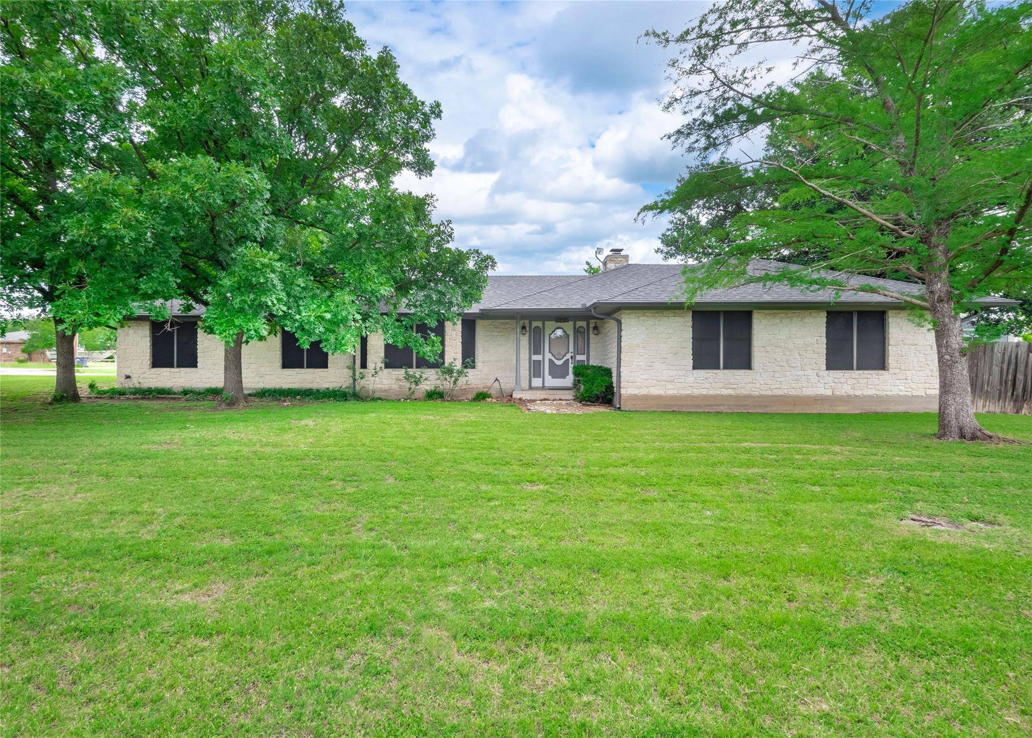 Jarrell, TX 76537,412 N 8th ST