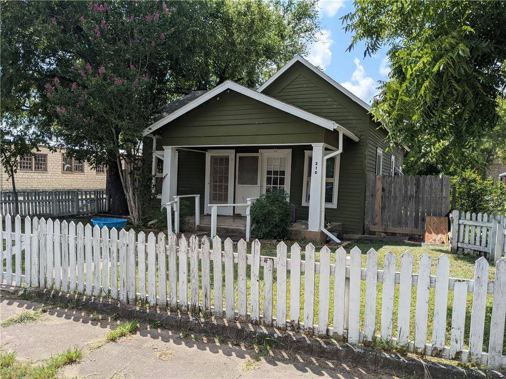 Lampasas, TX 76550,210 E 2nd ST