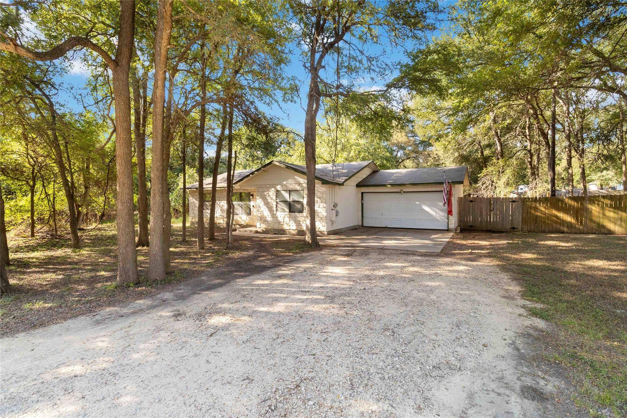 Bastrop, TX 78602,226 Lamaloa LN