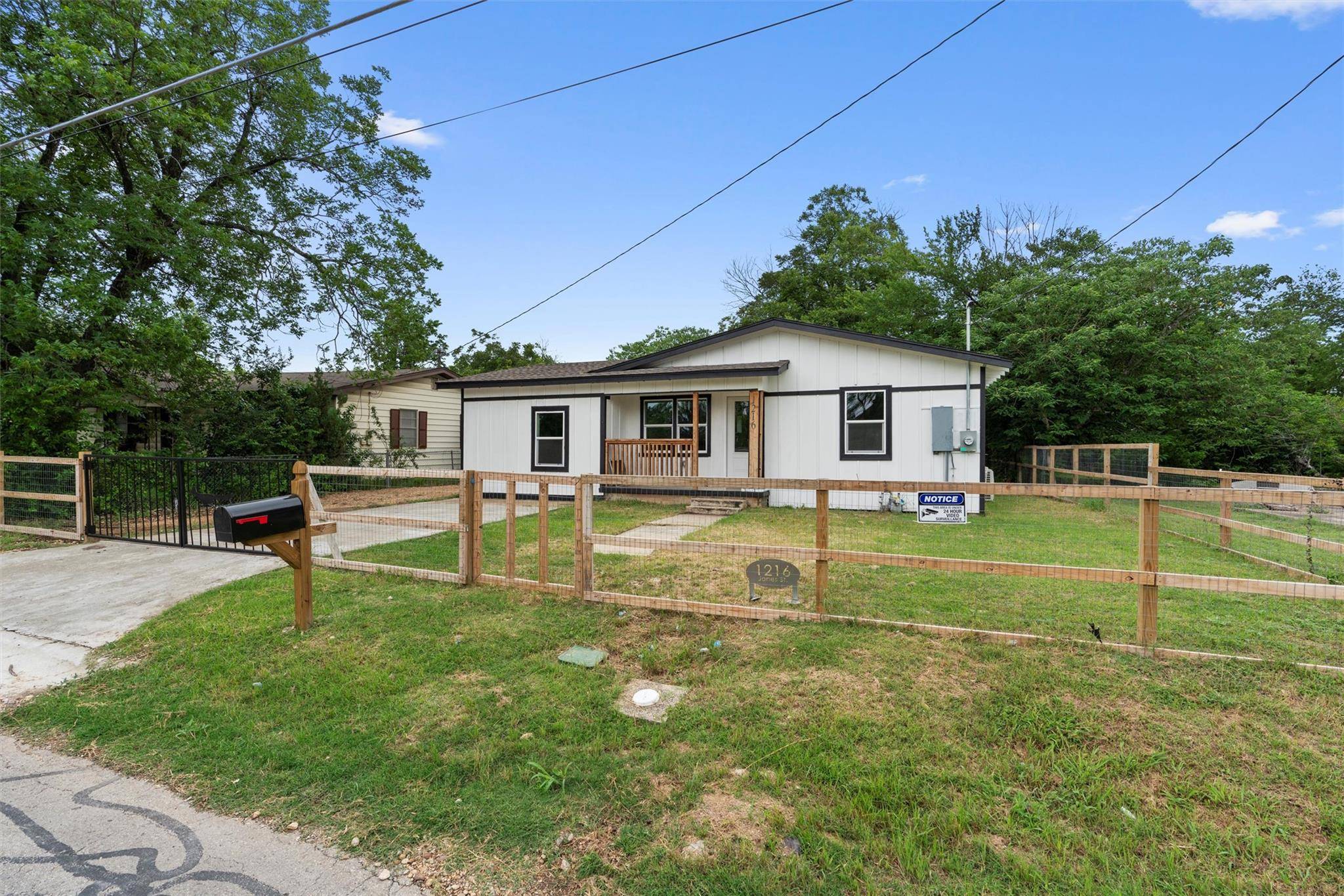 Taylor, TX 76574,1216 Jones ST