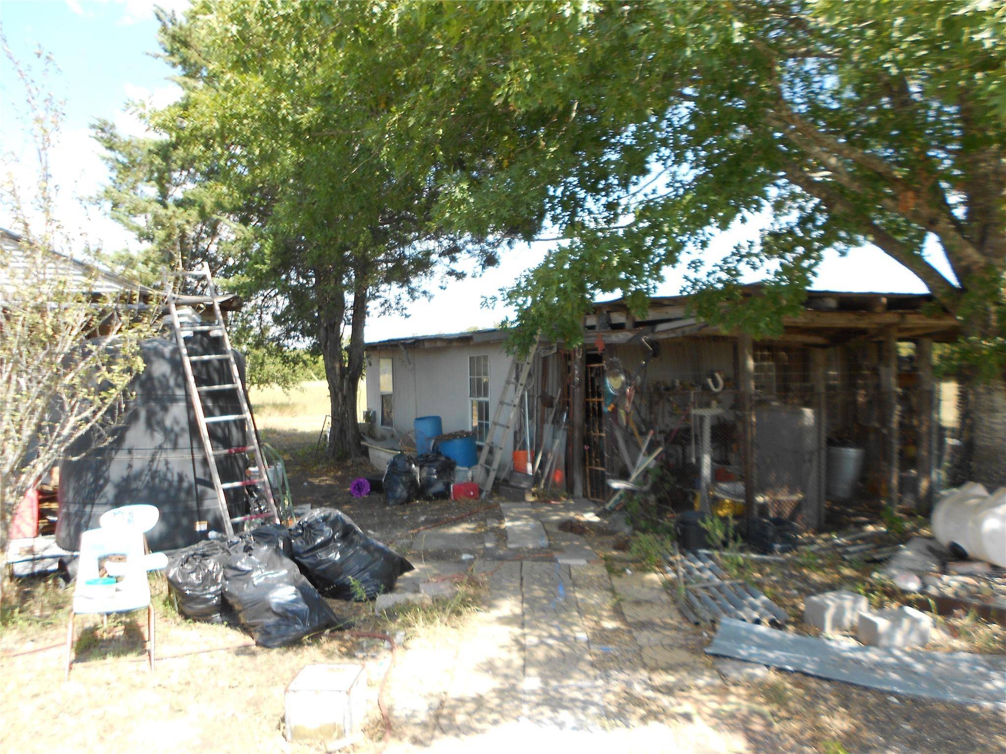 Dale, TX 78616,377 Crooked RD