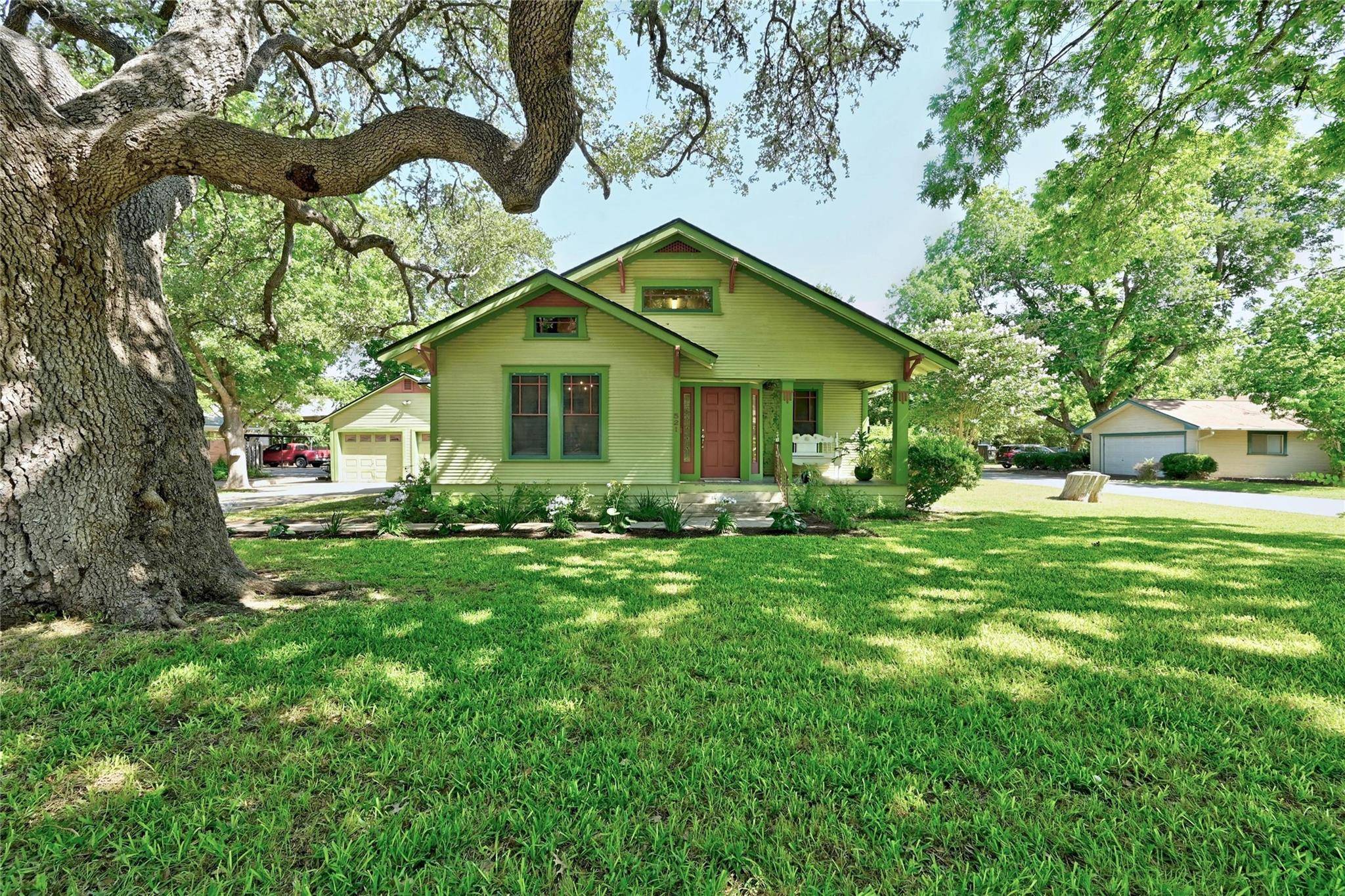 Lockhart, TX 78644,521 W Prairie Lea ST