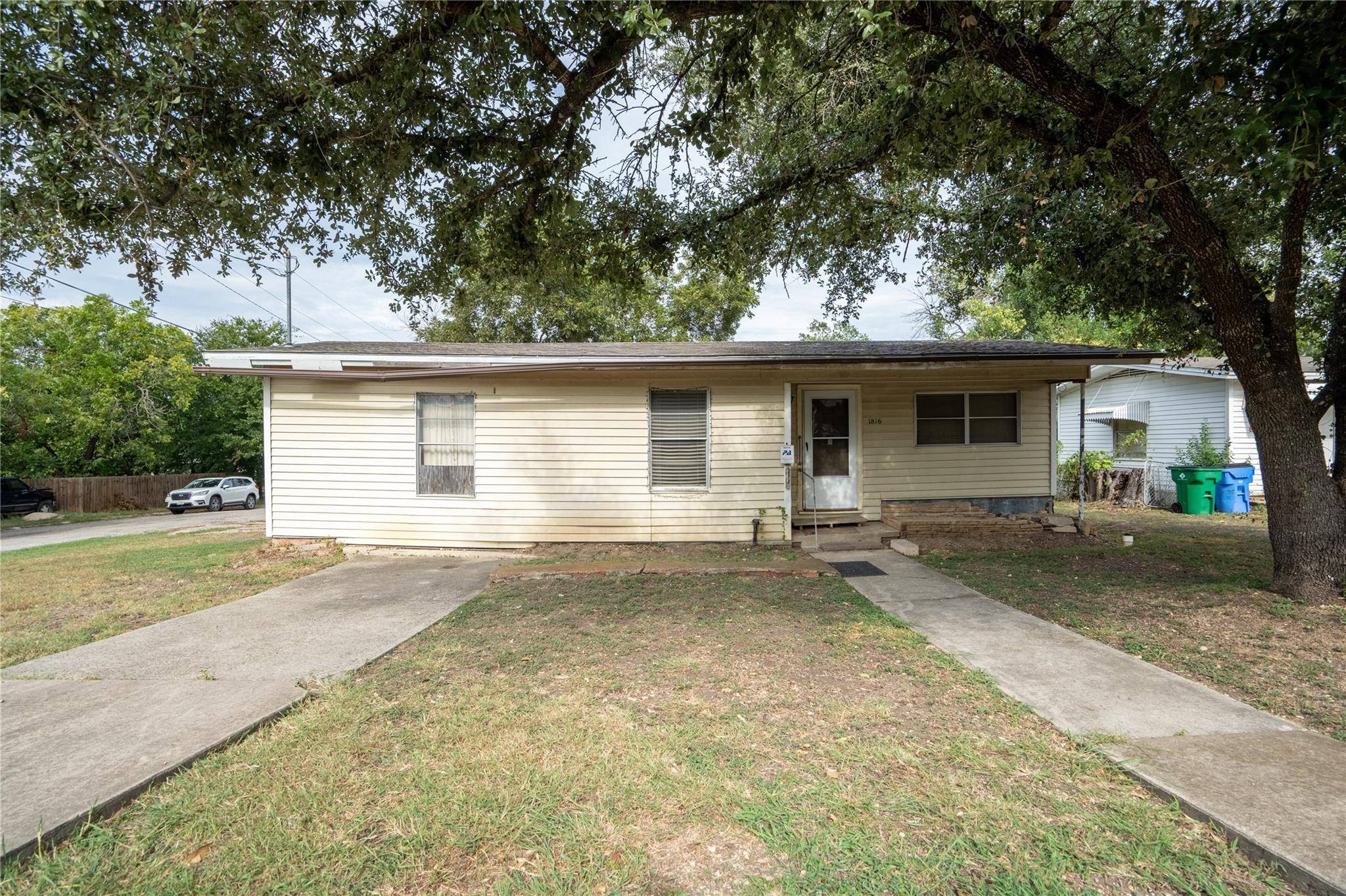 Taylor, TX 76574,1816 Davis ST