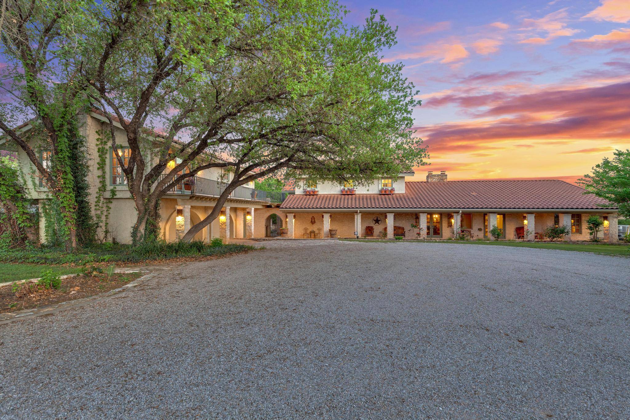 Spicewood, TX 78669,25242 Paleface Lake DR