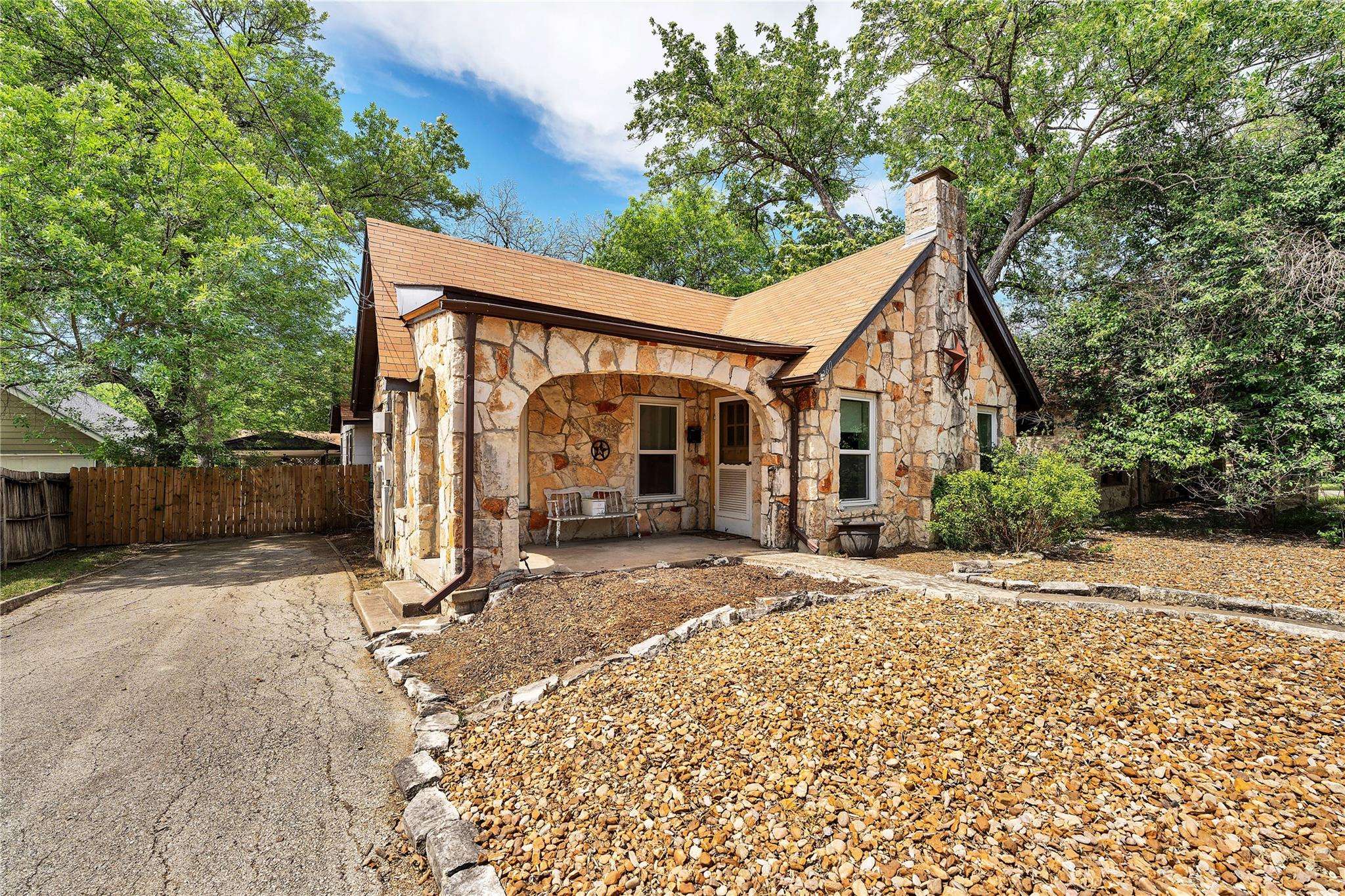 New Braunfels, TX 78130,1360 Stonewall ST